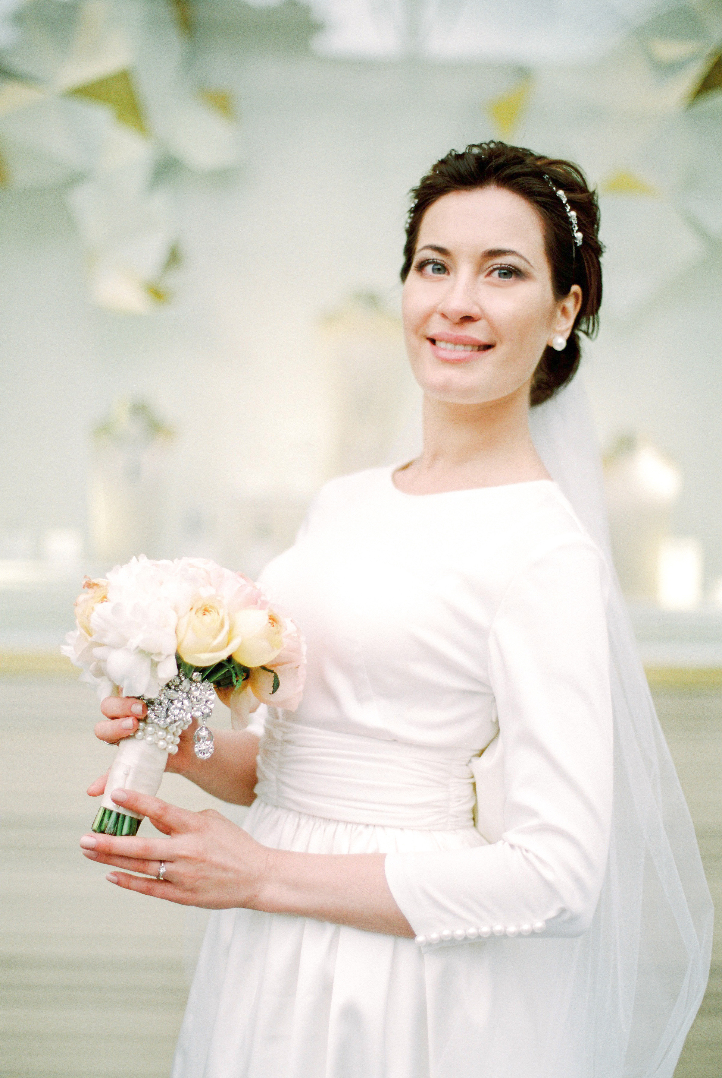 Стильная свадьба на плёнку в центре Москвы, плёночный фотограф Москва