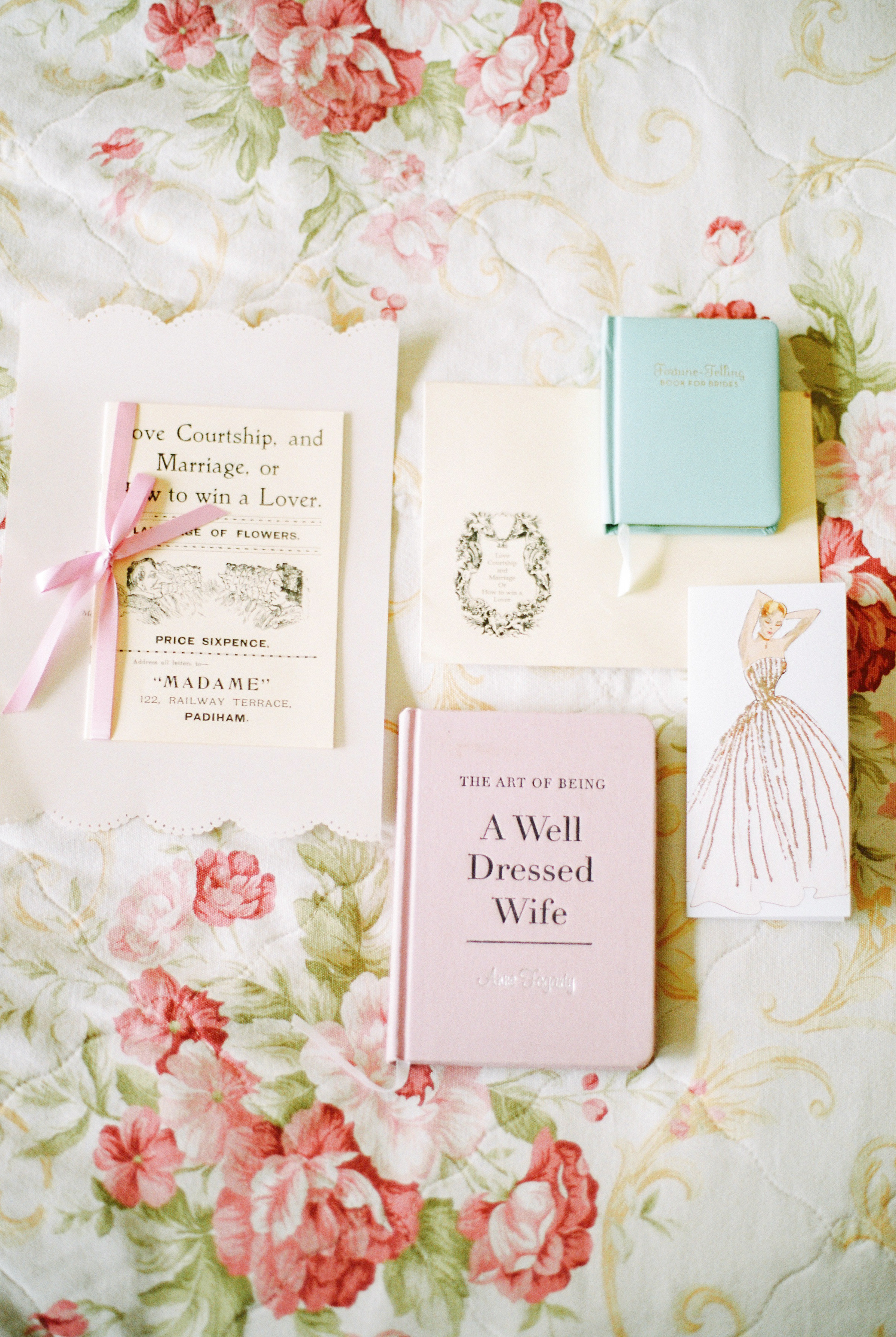 Стильная свадьба на плёнку в центре Москвы, плёночный фотограф Москва