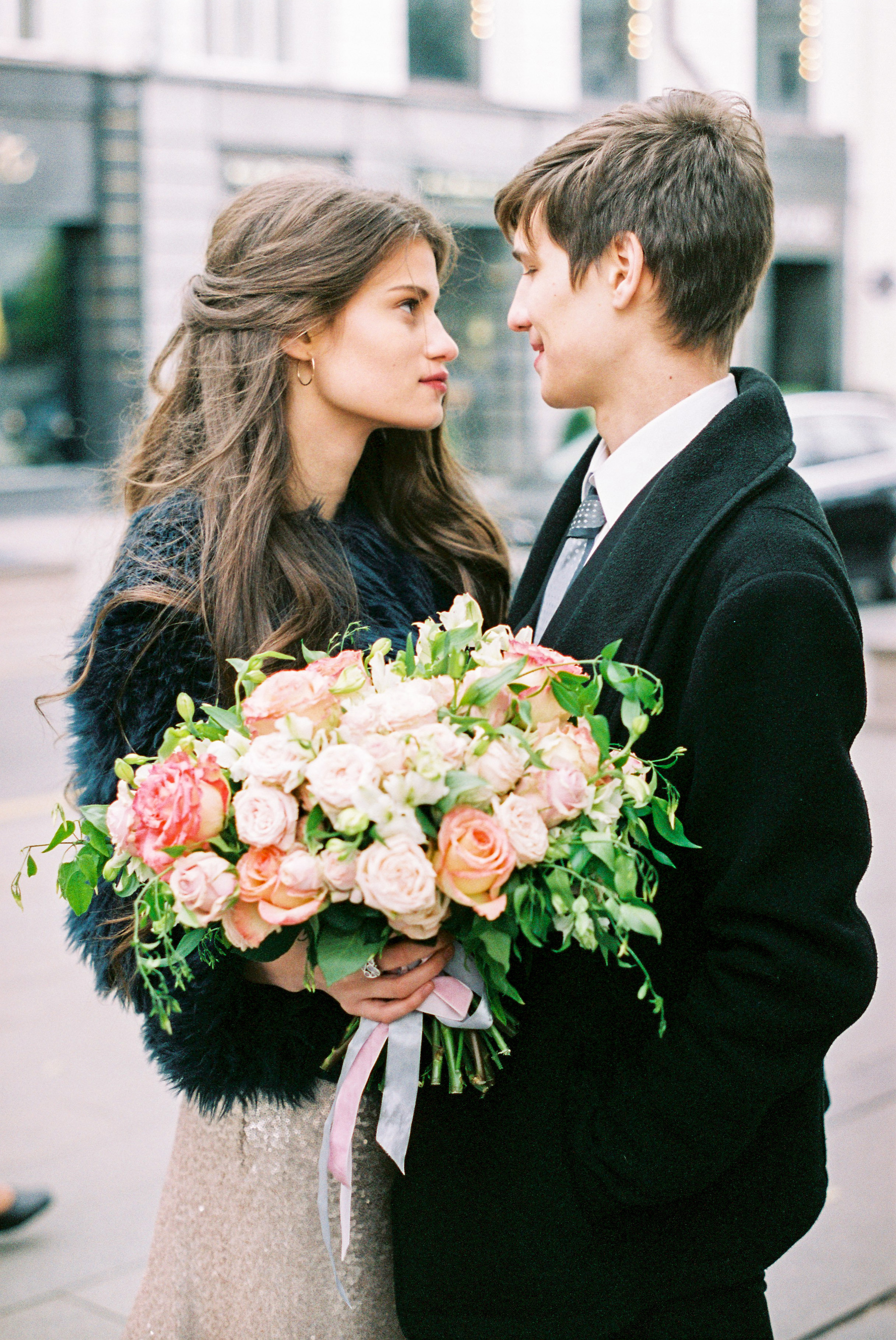 Осенняя свадебная прогулка в Москве на плёнку