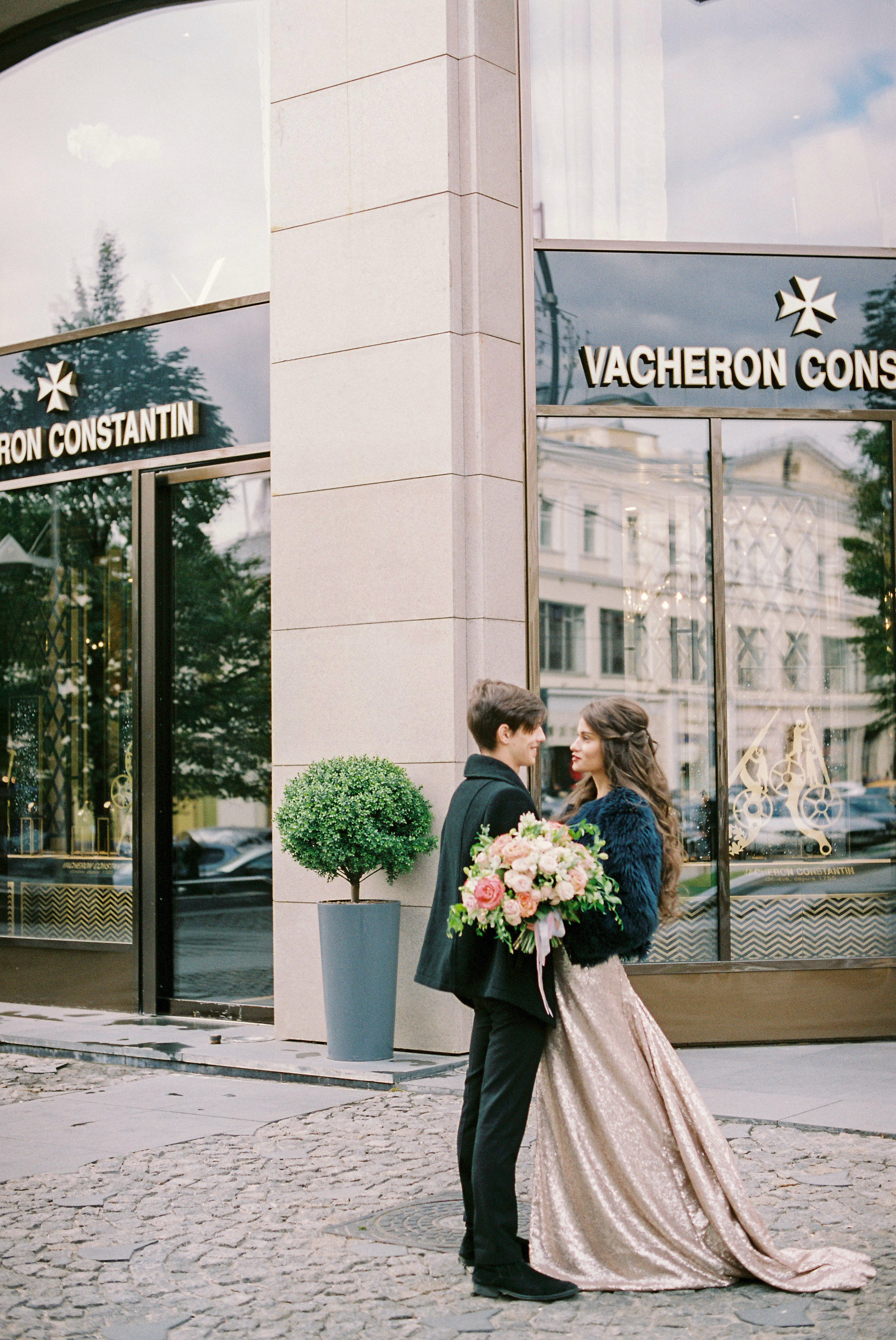 Осенняя свадебная прогулка в Москве на плёнку