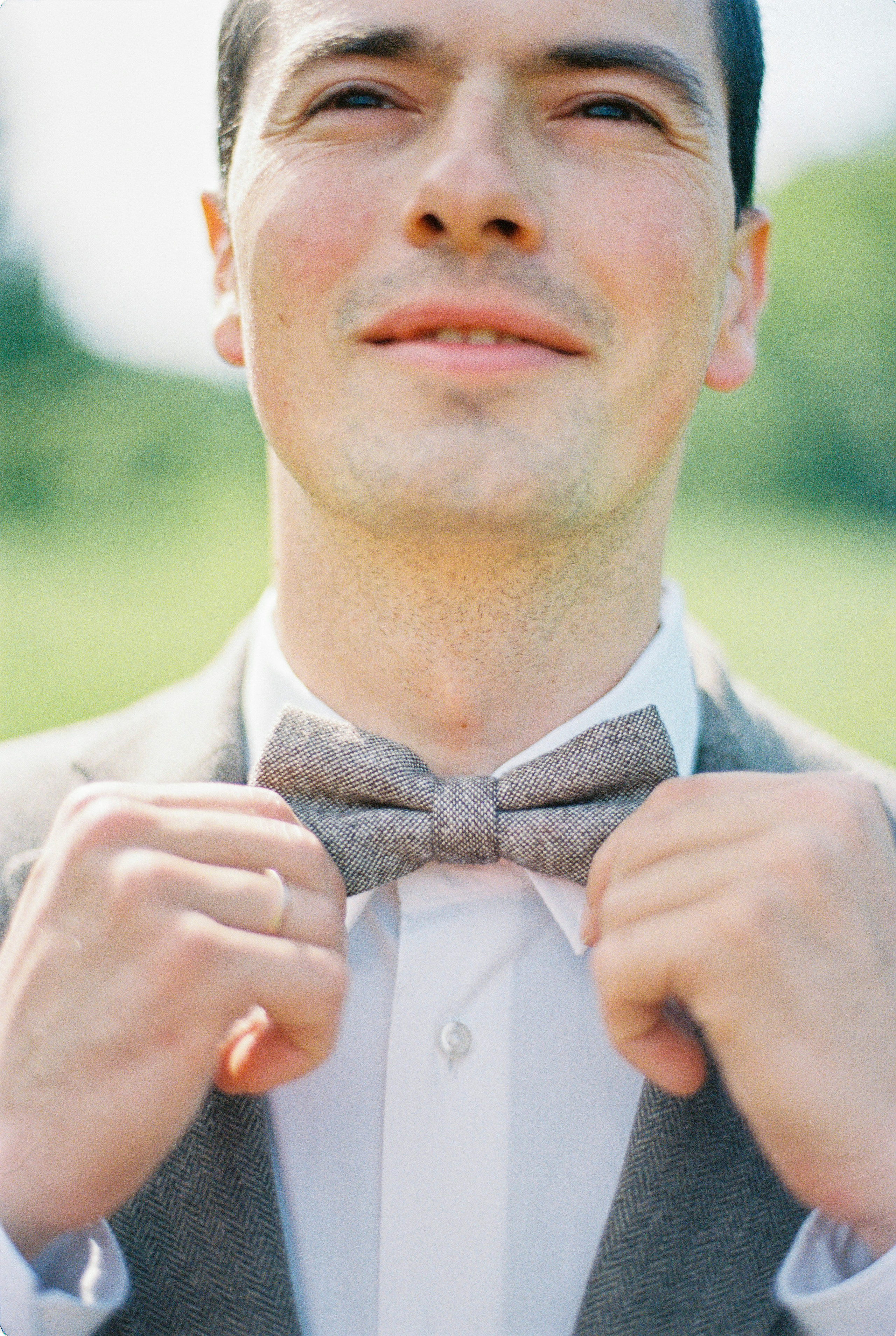 Летняя свадебная фотосессия в Москве, плёночный стиль