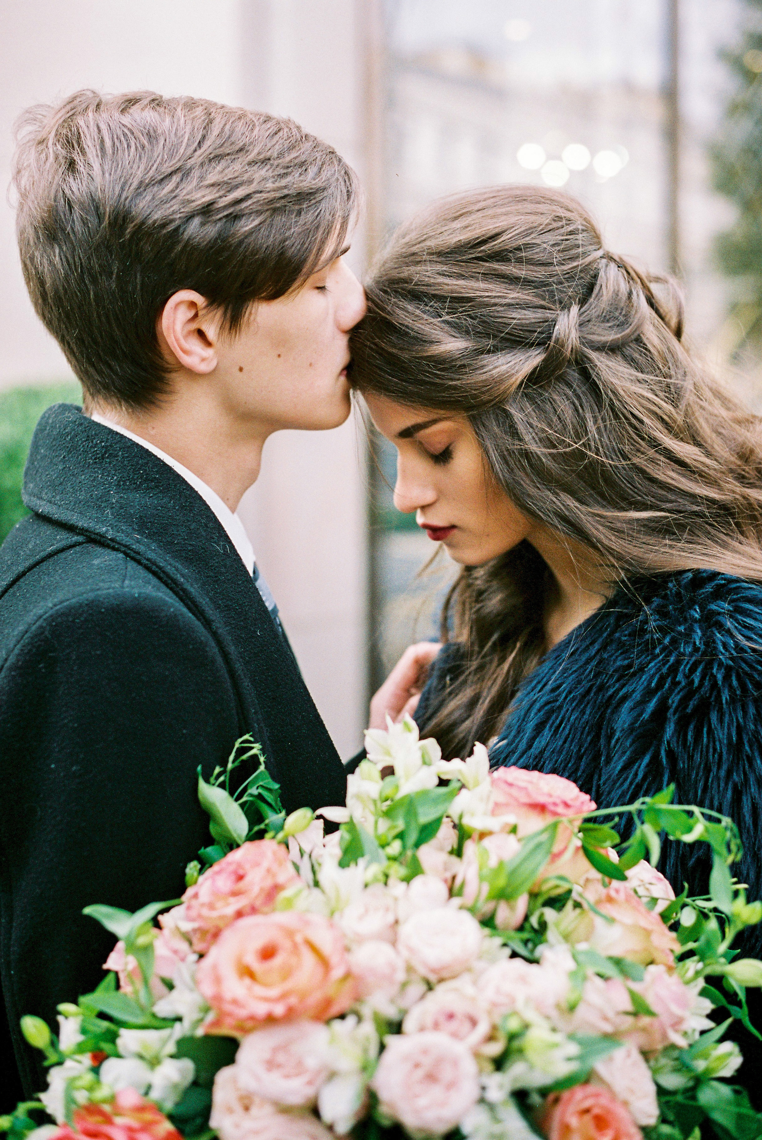 Осенняя свадебная прогулка в Москве на плёнку