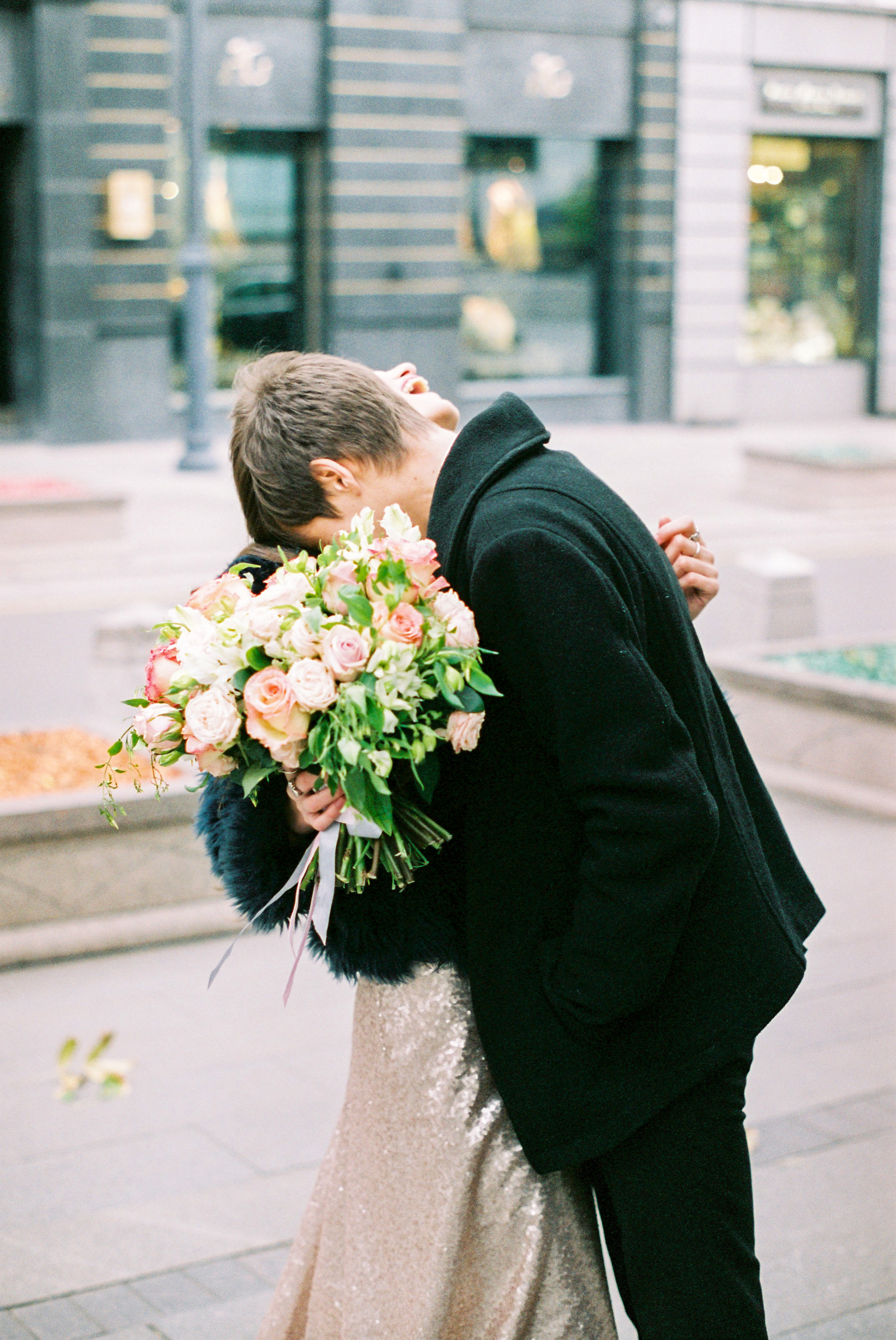 Осенняя свадебная прогулка в Москве на плёнку