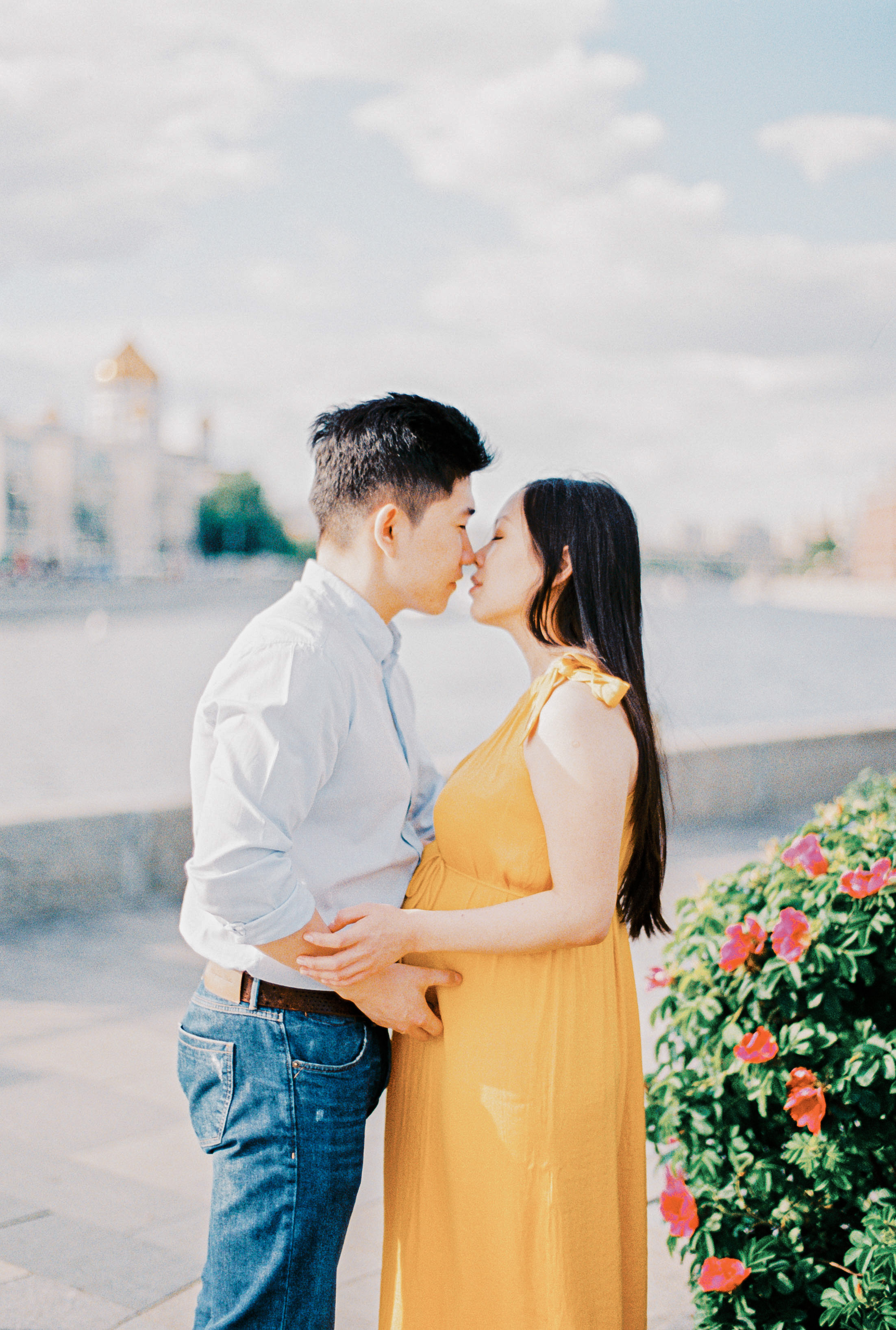 Летняя, нежная фотосессия беременности в парке Музеон, Москва