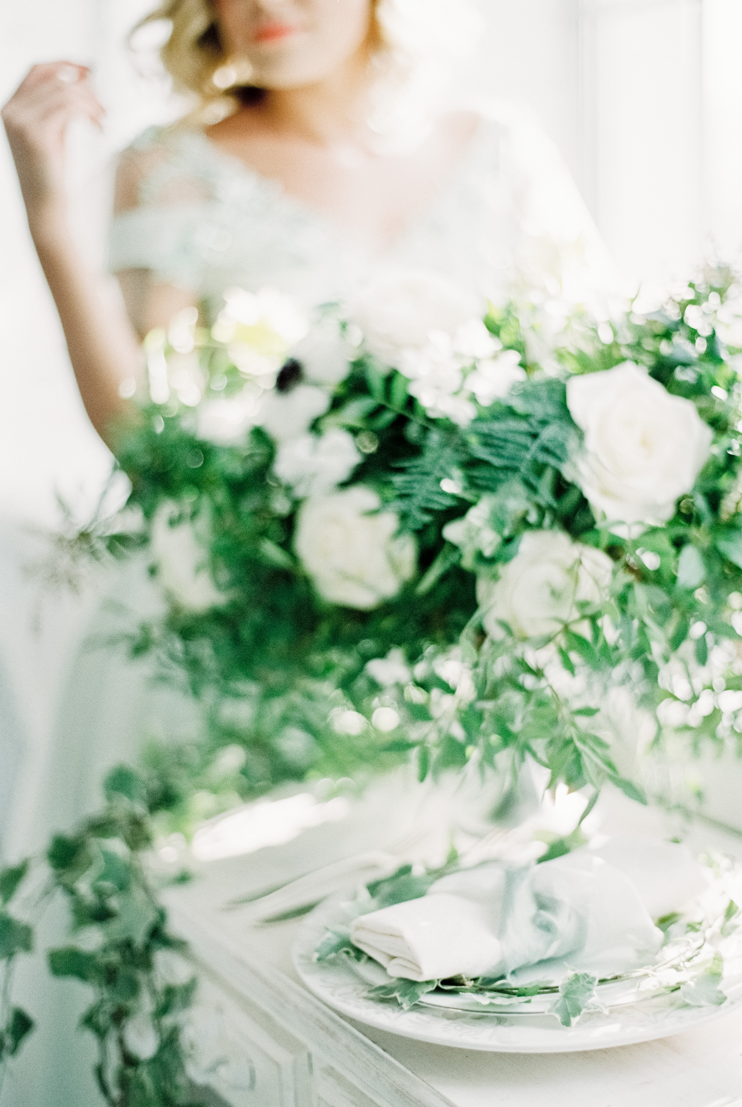 Свадебное утро невесты на плёнку в студии в Москве, свадебный фотограф Москва