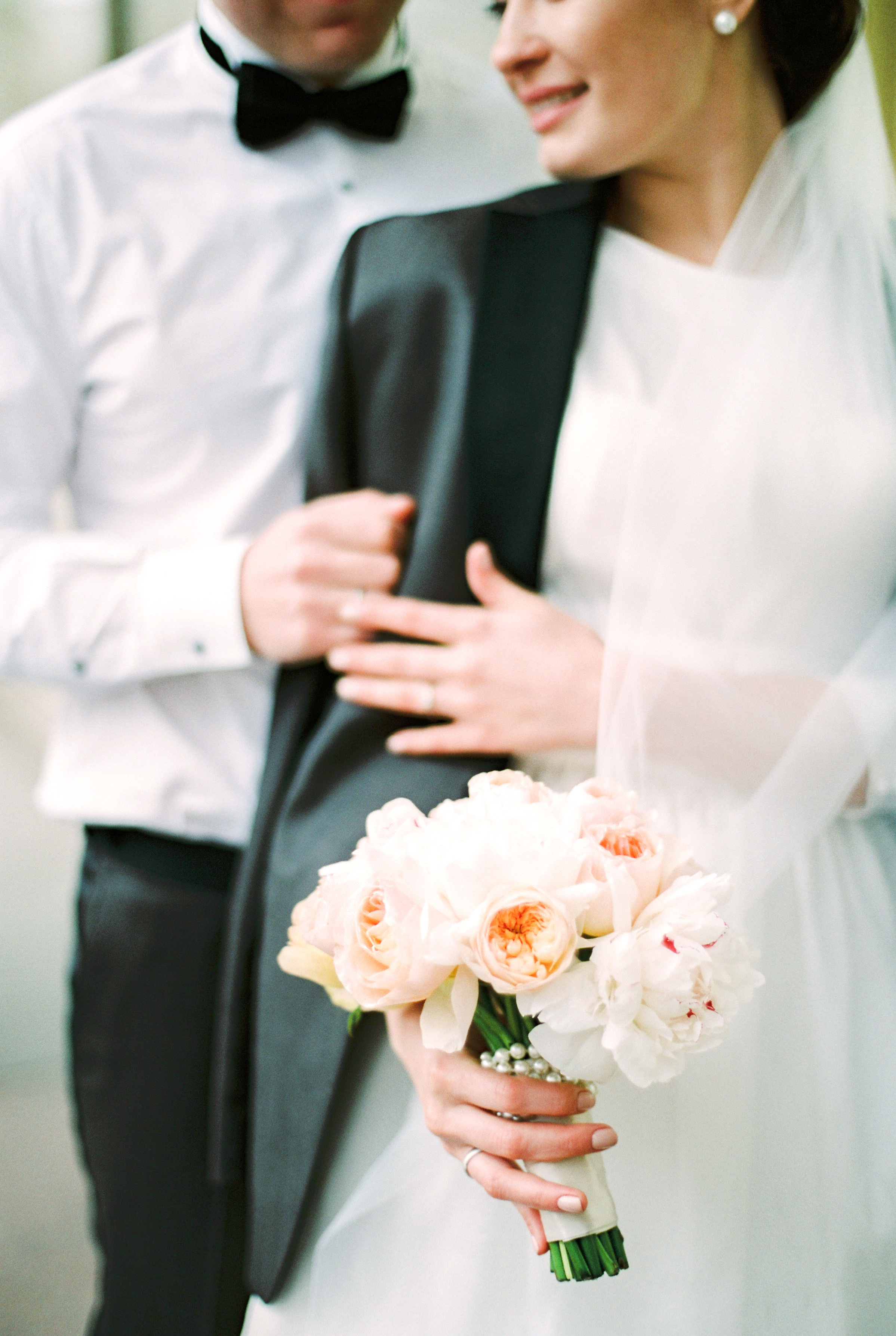 Стильная свадьба на плёнку в центре Москвы, плёночный фотограф Москва