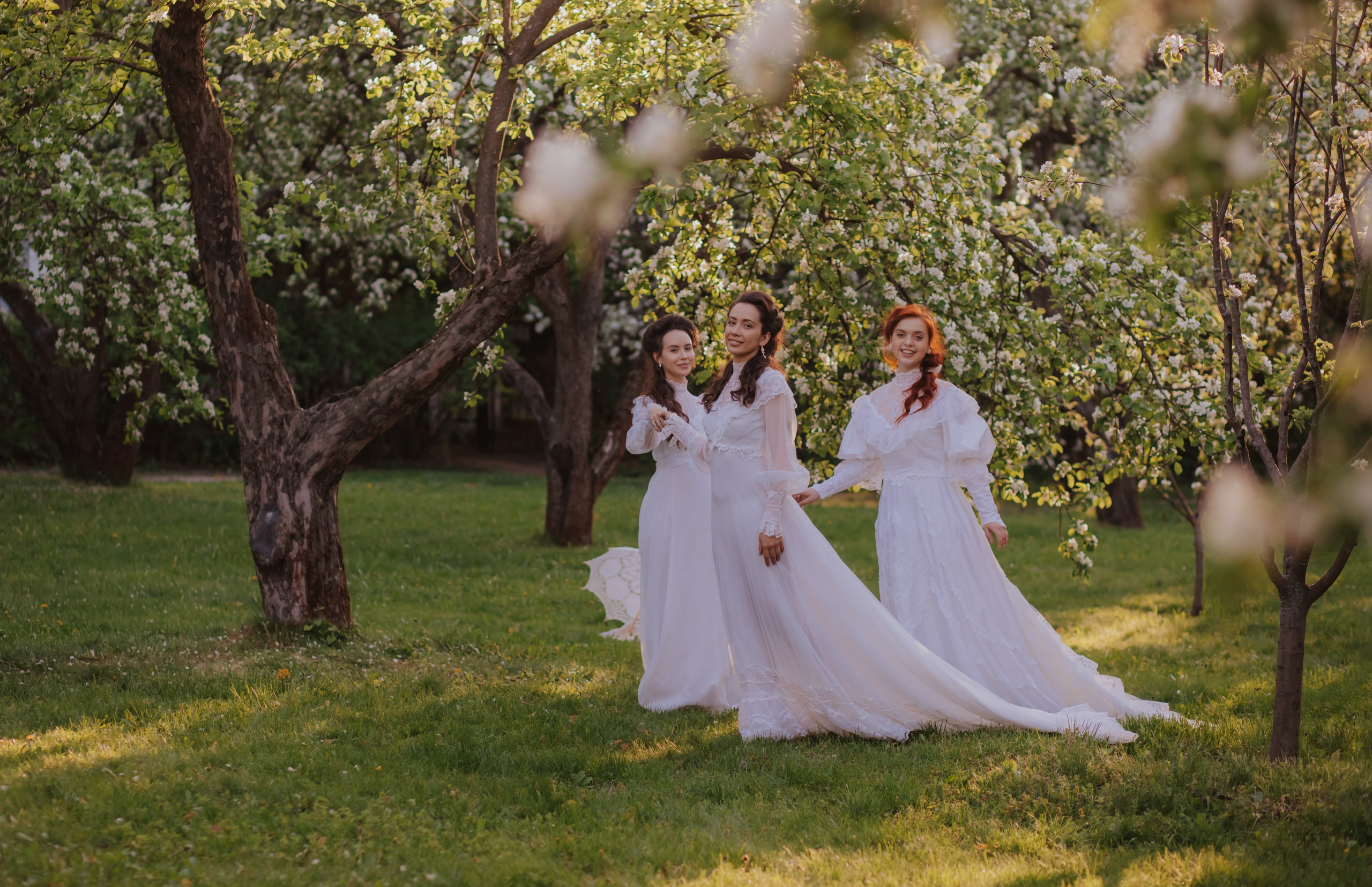 Яблоневый сад. Художественная винтажная фотография