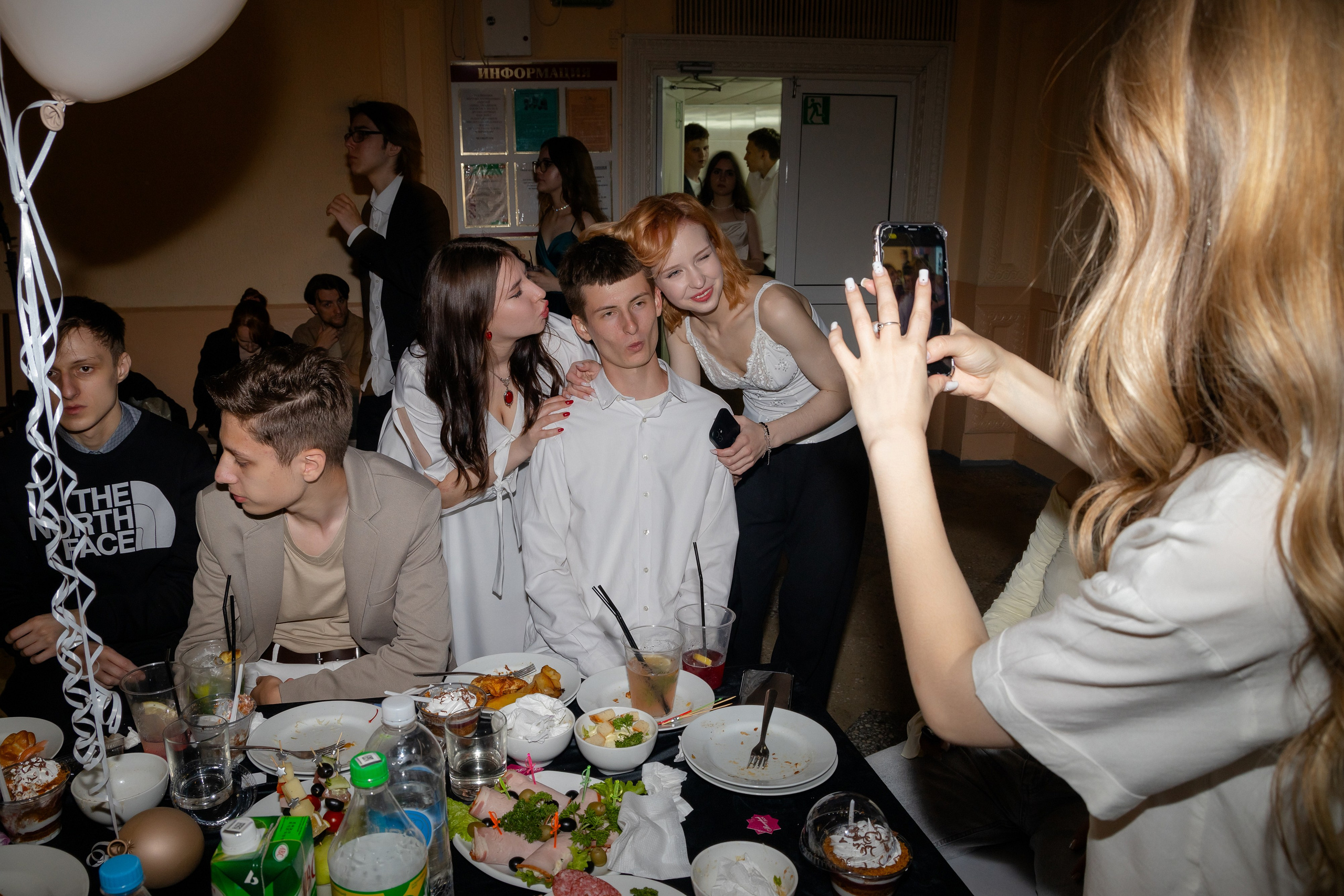 Школьный выпускной 2024 год в Соколе (Минск). Свадебный фотограф в Минске/Беларуси Сергей Спиридонов