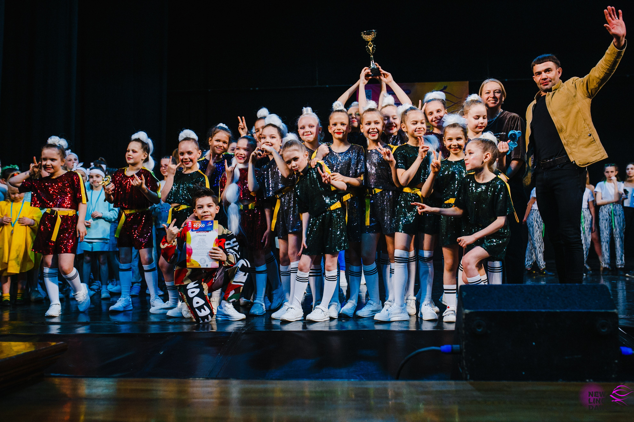 Концерты new line dance-magic universe-red. Фотограф в Новосибирске Ася Зверева