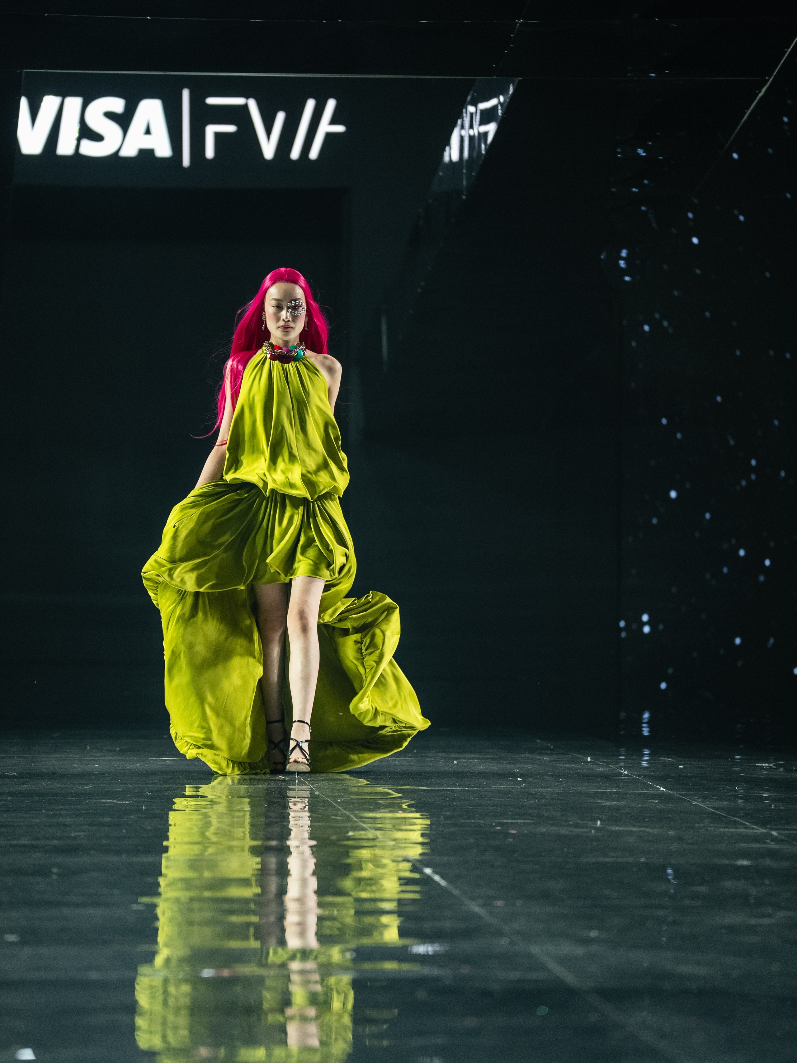 Visa Fashion Week YESYES. Сайт Алматинского НЮ АРТ, будуар и фэшн фотографа Дениса Карпенко