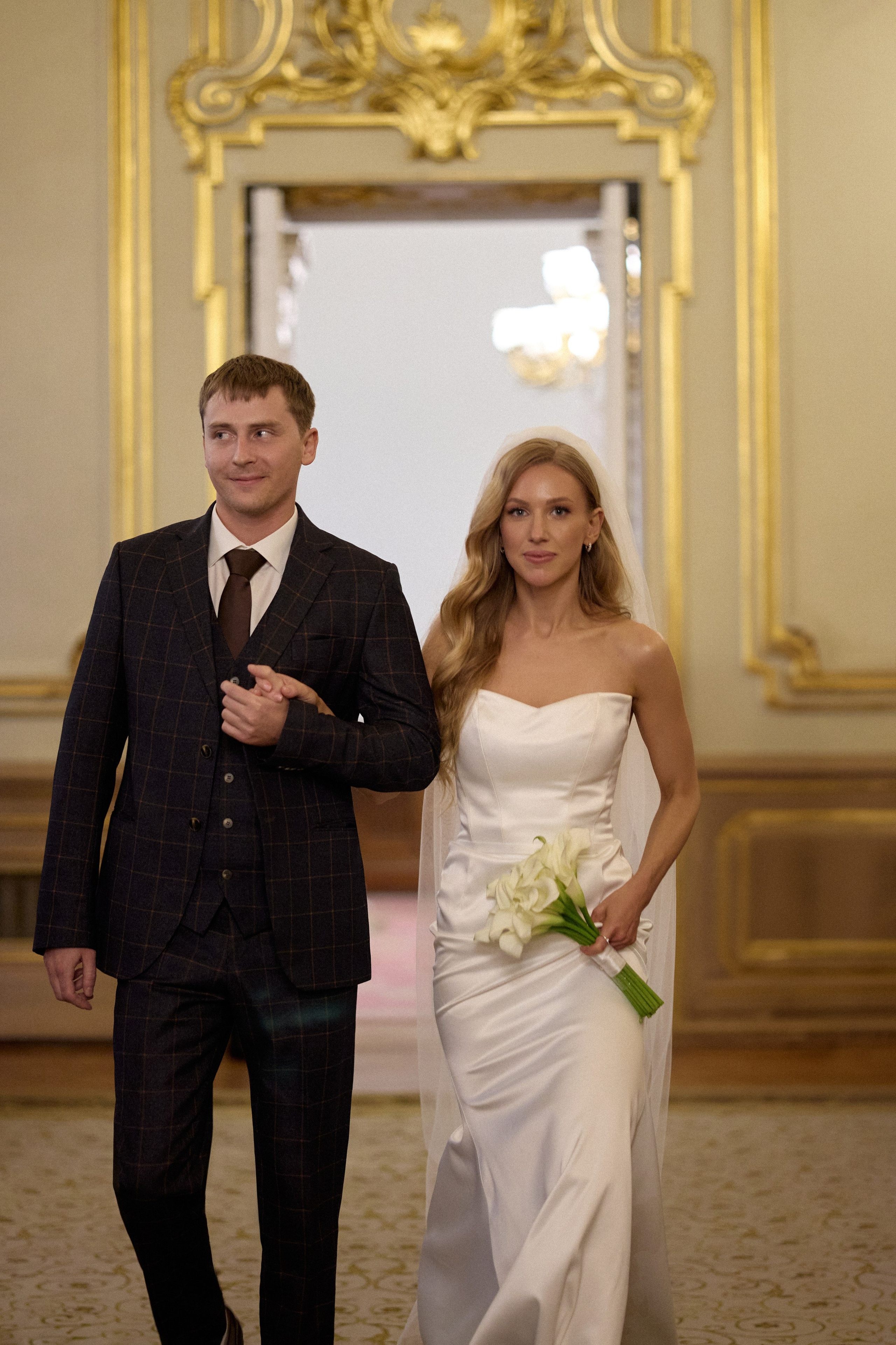 Свадебная фотосессия в Дворце Бракосочетания № 1. Сестры Карабаза. Фотографы и ретушеры в Москве и Санкт-Петербурге