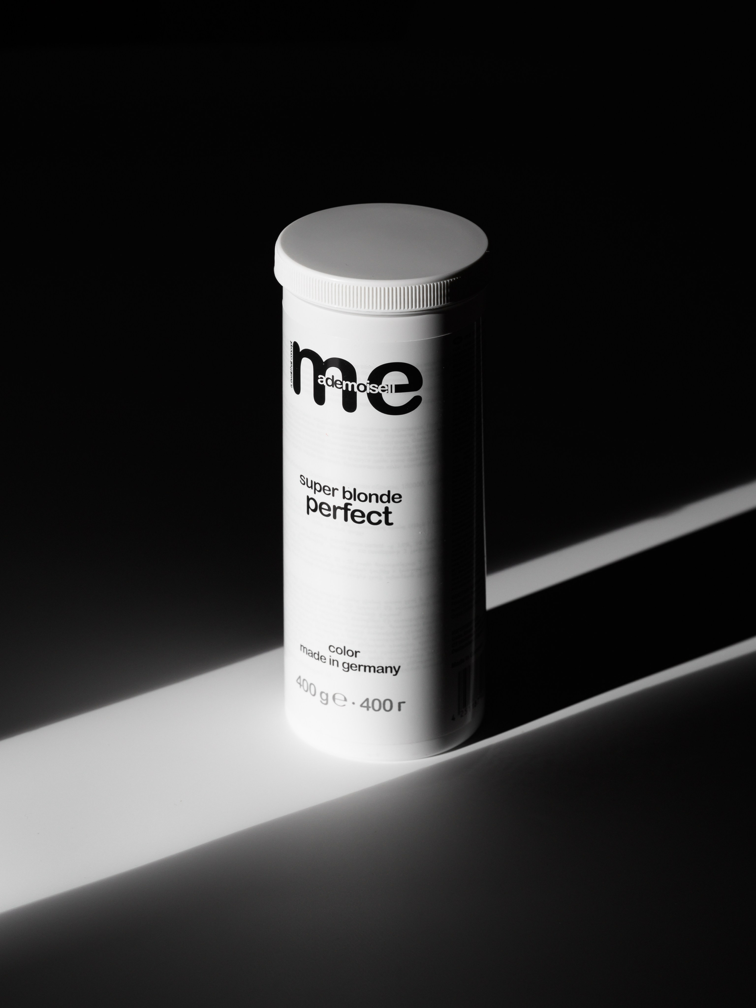 ME Mademoiselle. Каустика — предметная фотостудия для брендов