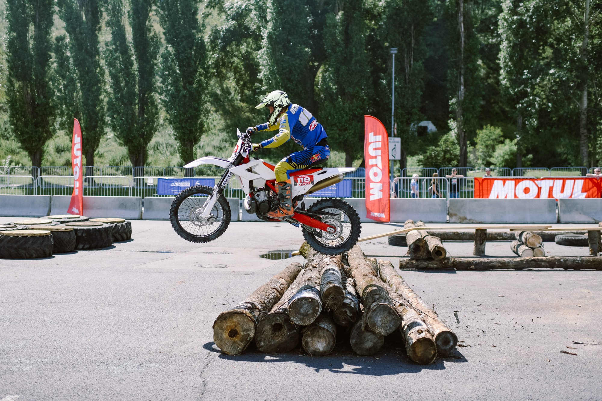 Репортаж. Универсальный фотограф и видеограф
