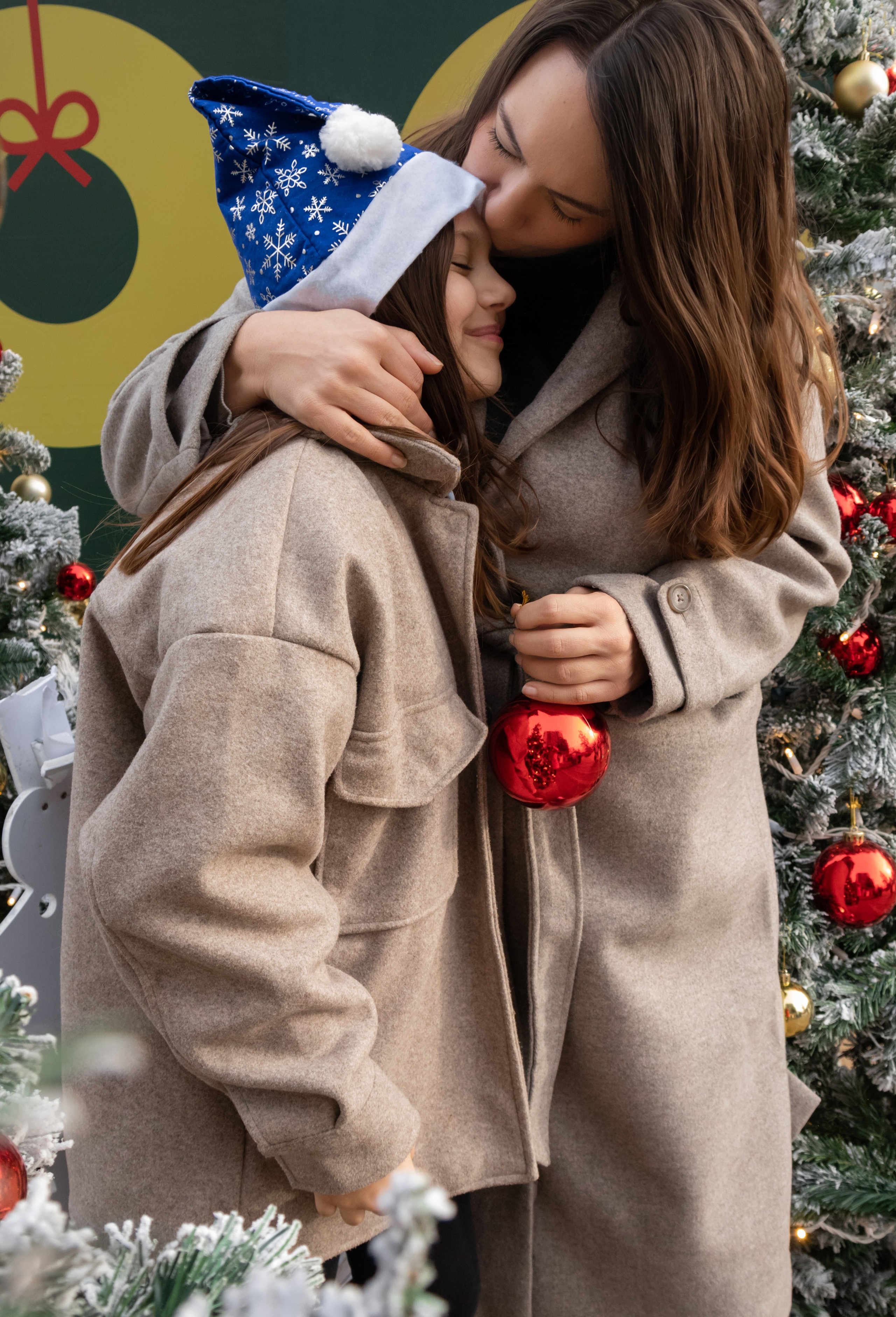 New year photosession for kids and friends. Portrait photographer in Tivat Montenegro Katerina Kirsanova