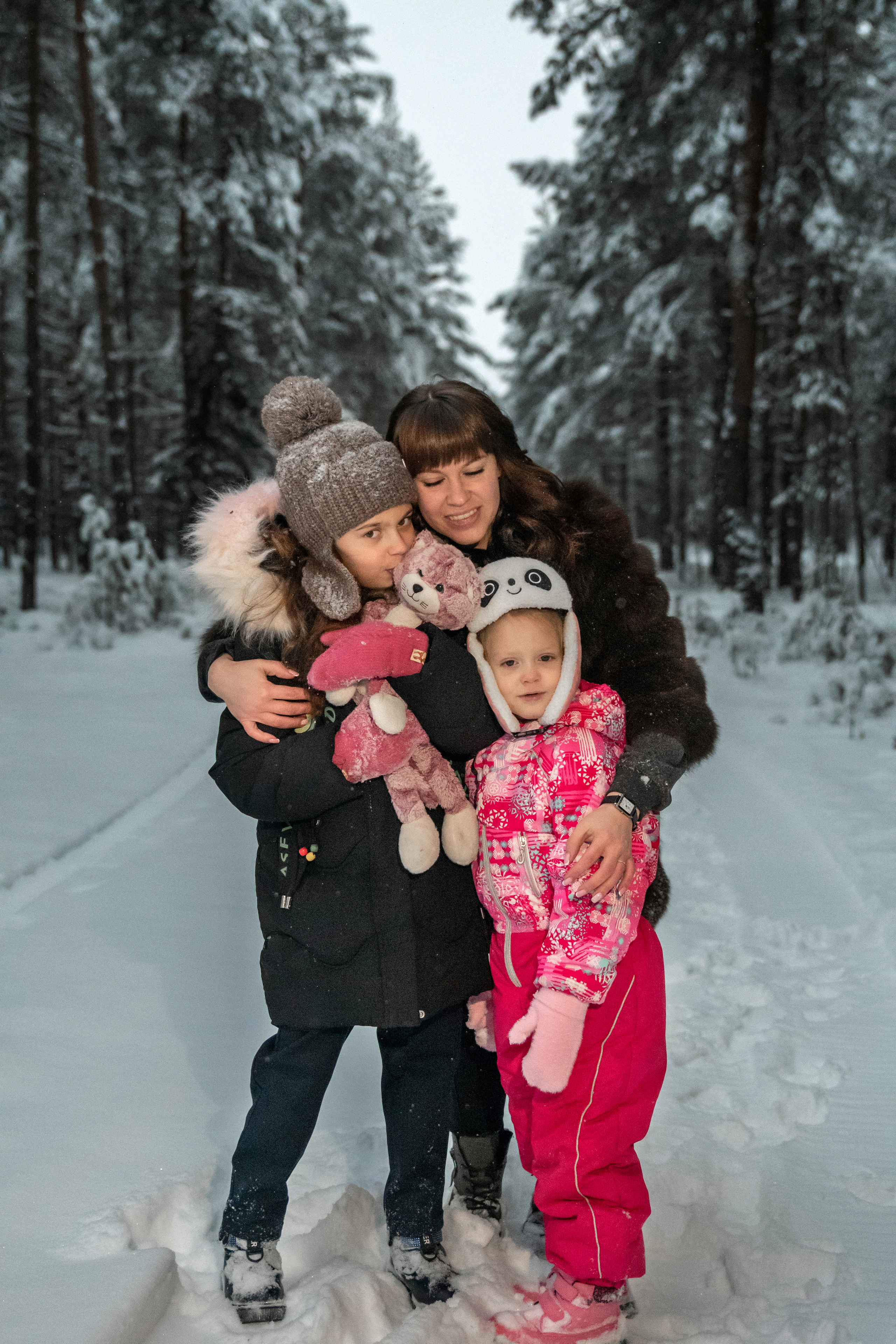 Яна с доченьками. Фотограф в с. Ижма Республика Коми Терентьев Сергей