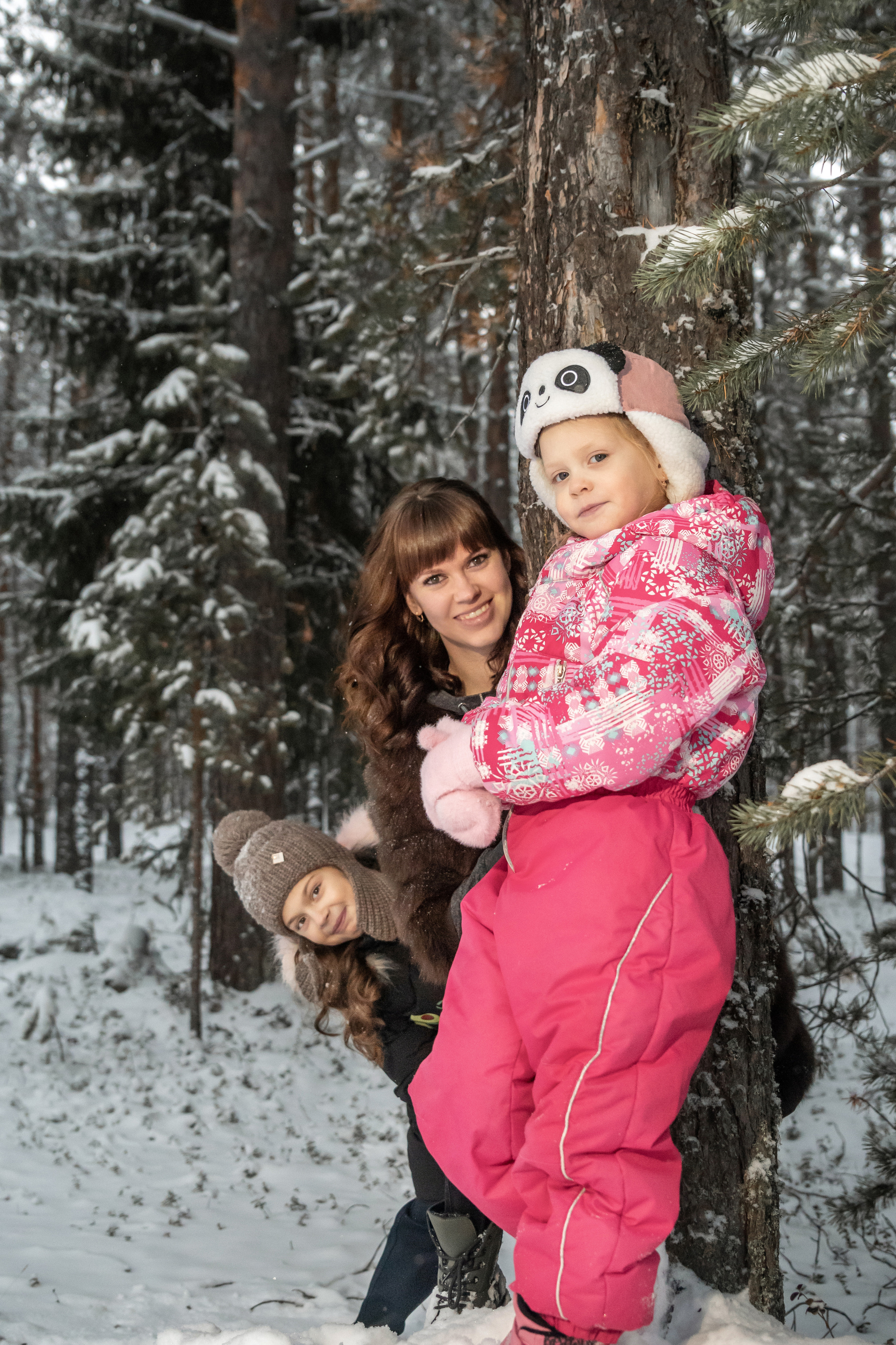 Яна с доченьками. Фотограф в с. Ижма Республика Коми Терентьев Сергей