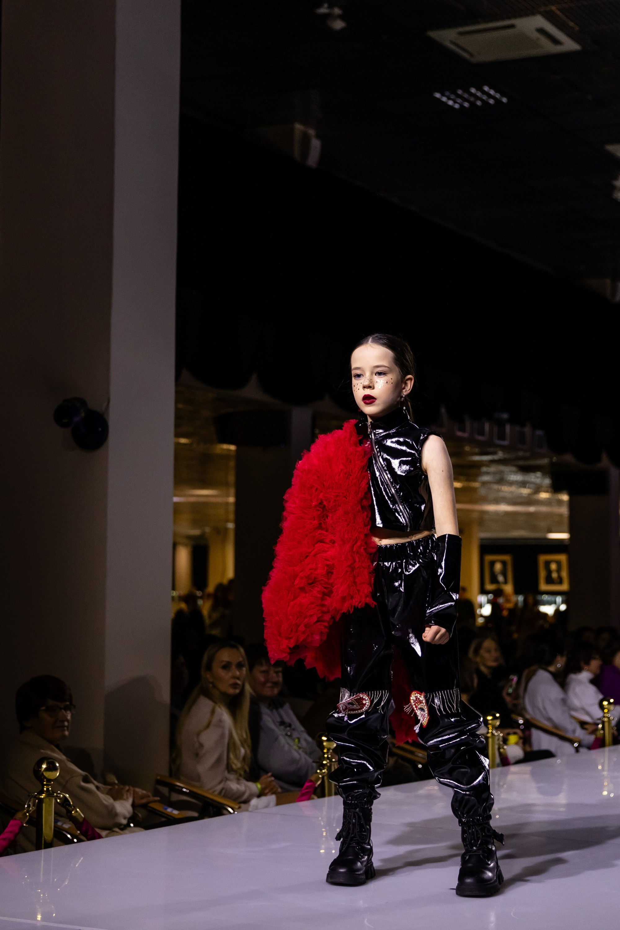 ESTET FASHION WEEK (KIDs REVOLUTION). Татьяна Чернышова свадебный фотограф Москва