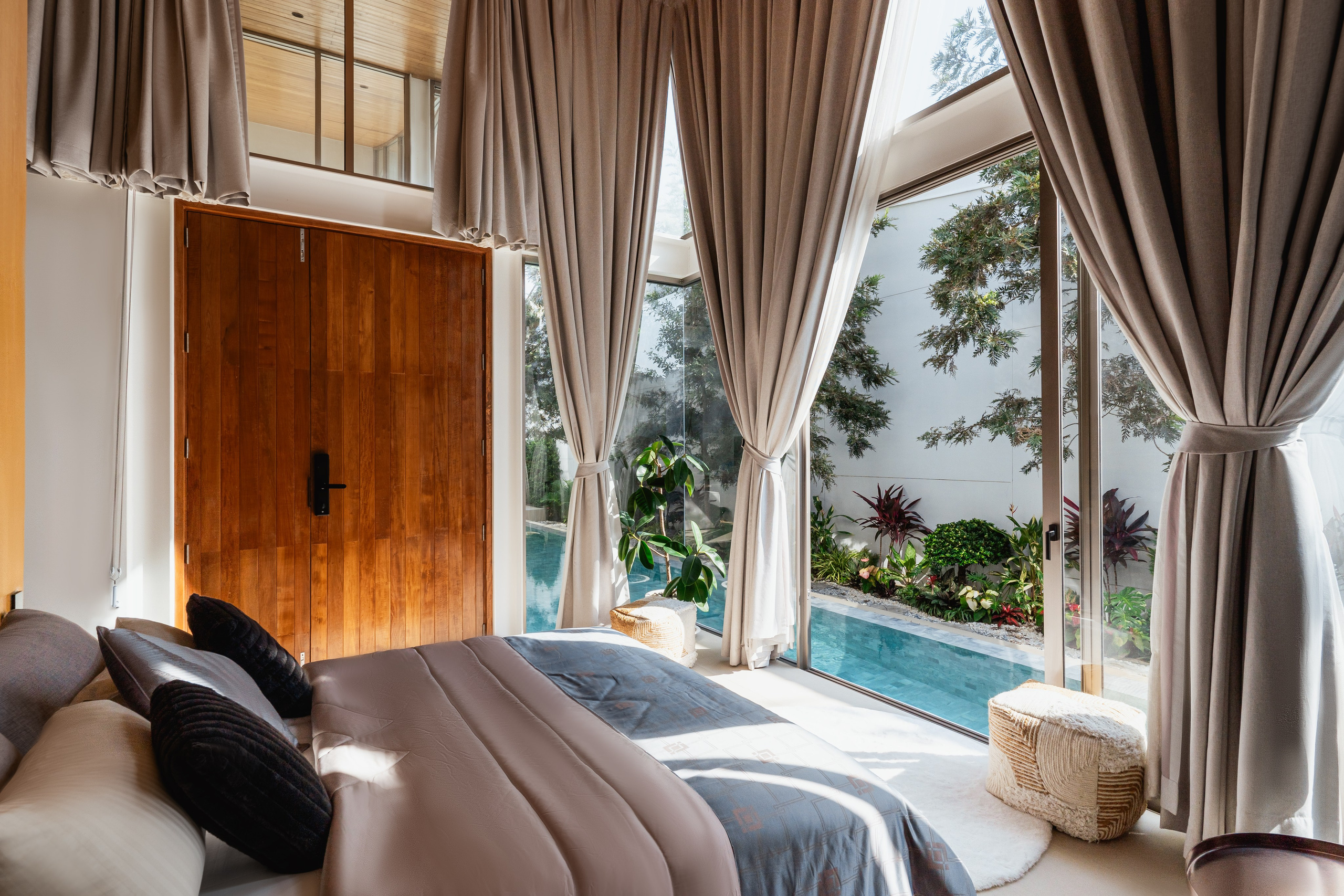 Interior real estate photography in Phuket — professional photos and videos. Yan Dolmatov — Photographer, Videographer, and Producer in Phuket