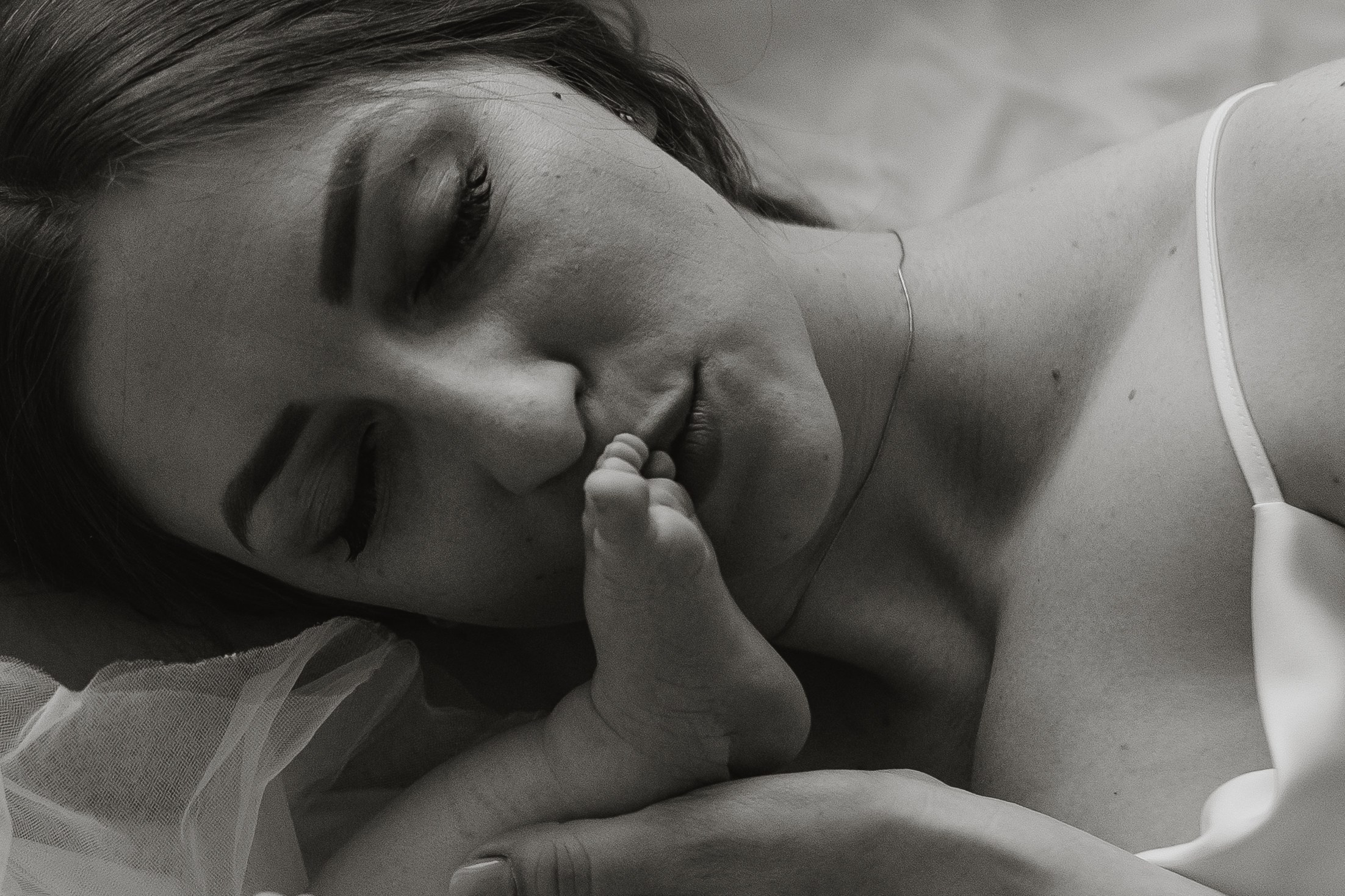 Мама дочки. Фотограф Новый Уренгой I Ньюборн I Фотограф материнства I ЯНАО