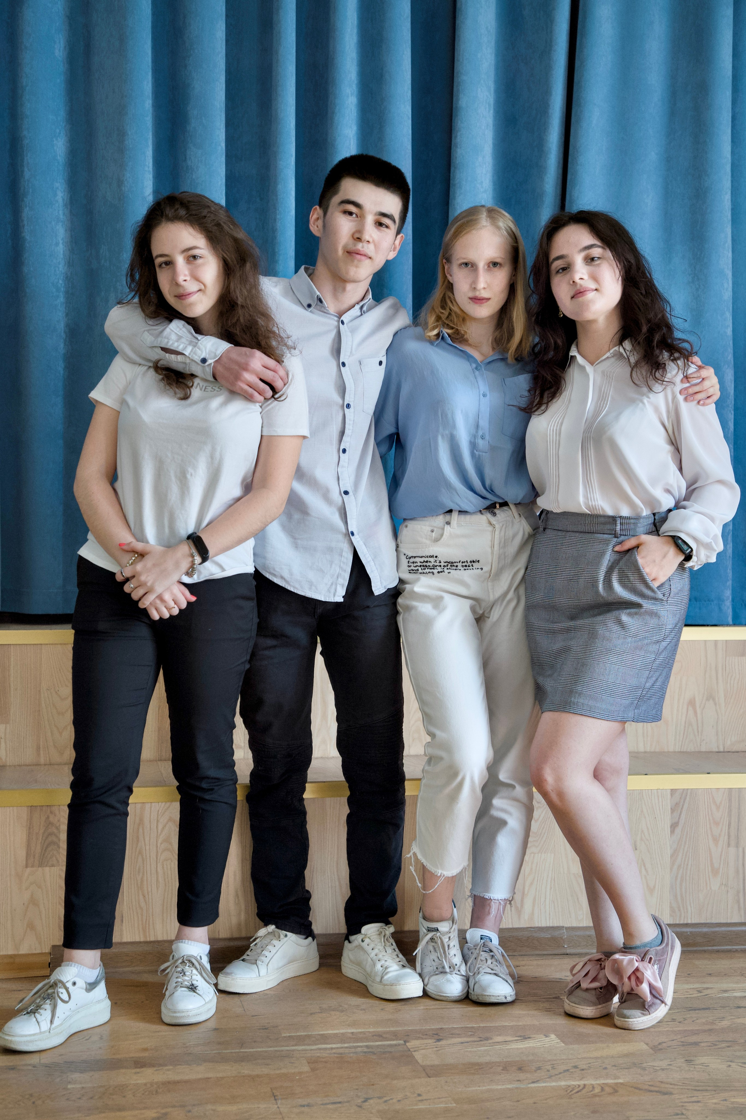 Групповые фото 9 и 11 класс