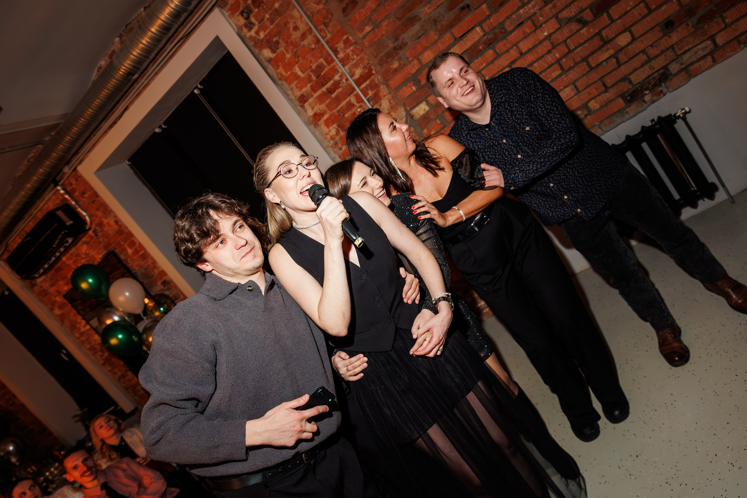 Новогодние корпоративы 2025. ILIAS BLACK — Фотограф свадеб и мероприятий в Минске и Беларуси