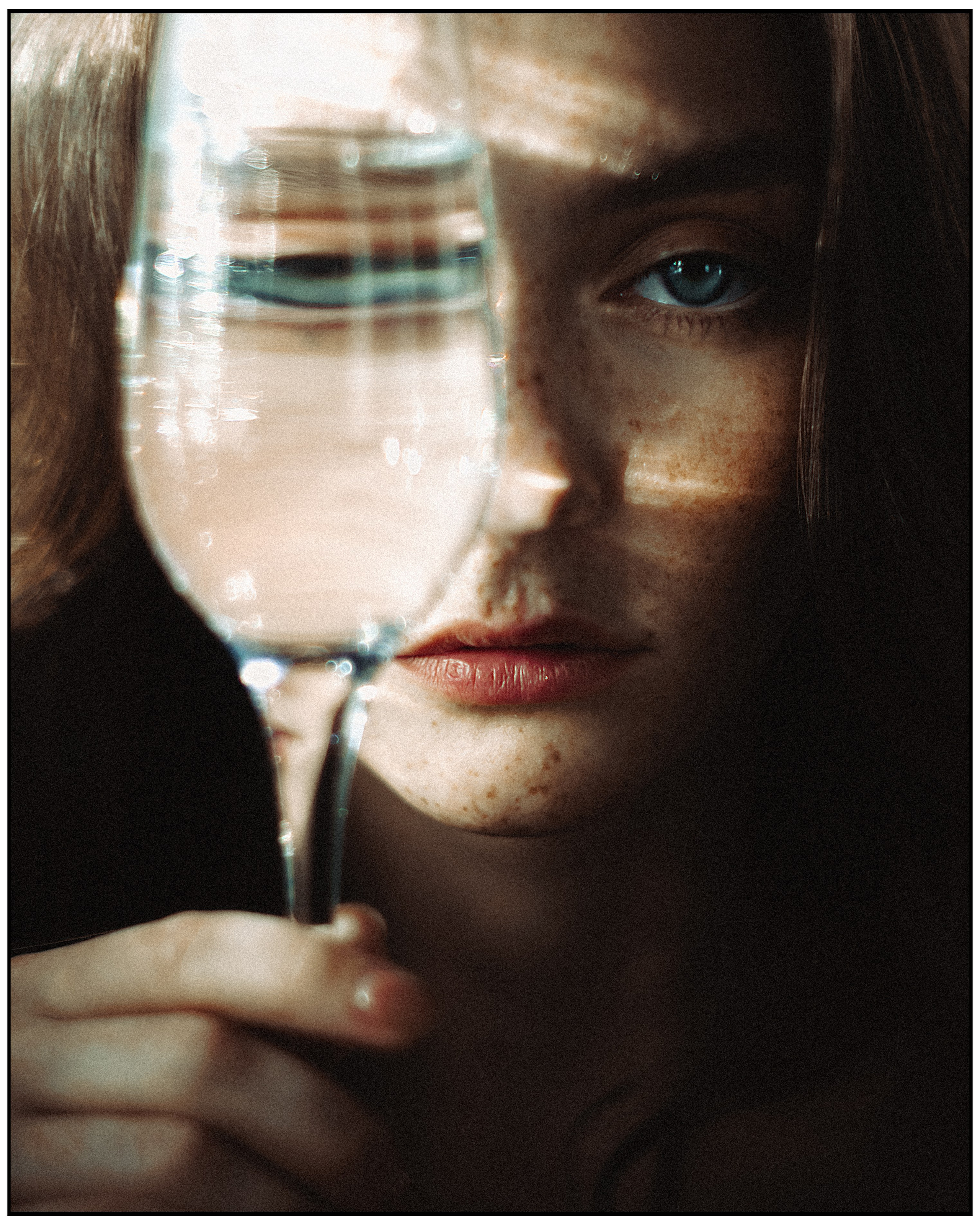 Арт фотосессия с необычной идеей в студии в Москве