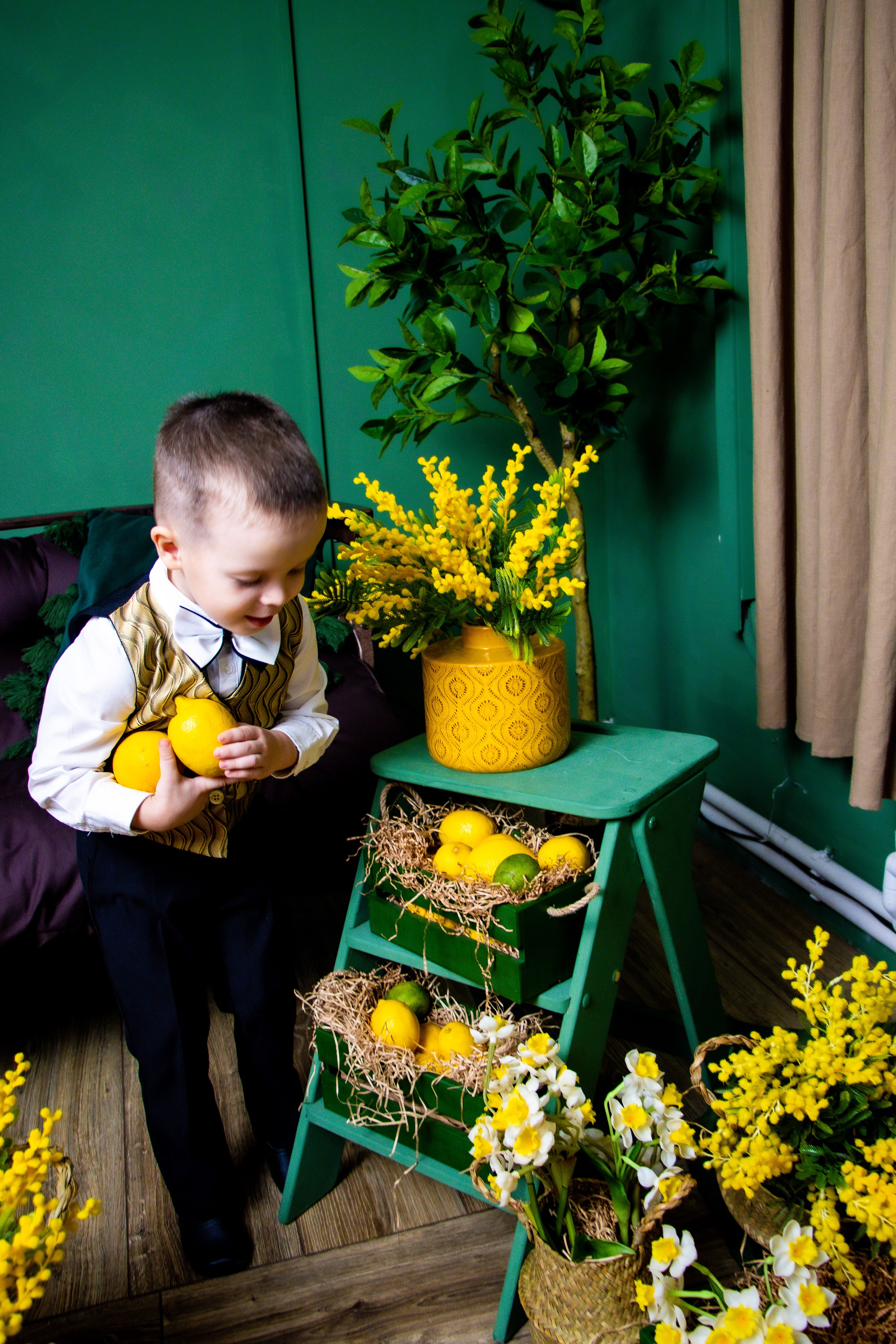 Семейная съемка с мимозой. Фотограф Татьяна Матрос