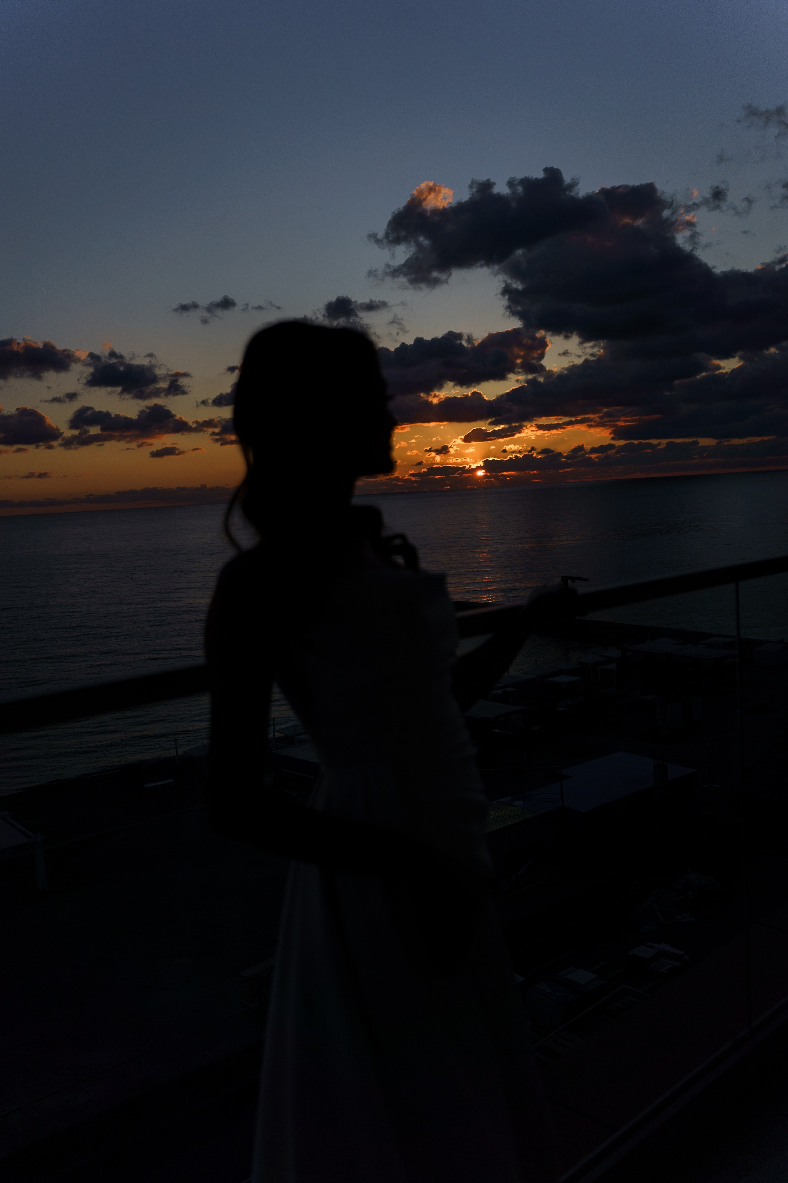 Красивое обручение на берегу чёрного моря в Лермонтово от ТВИНС СТУДИО. ТВИНС СТУДИО — лучшие свадебные фотографы и видеографы в Краснодаре