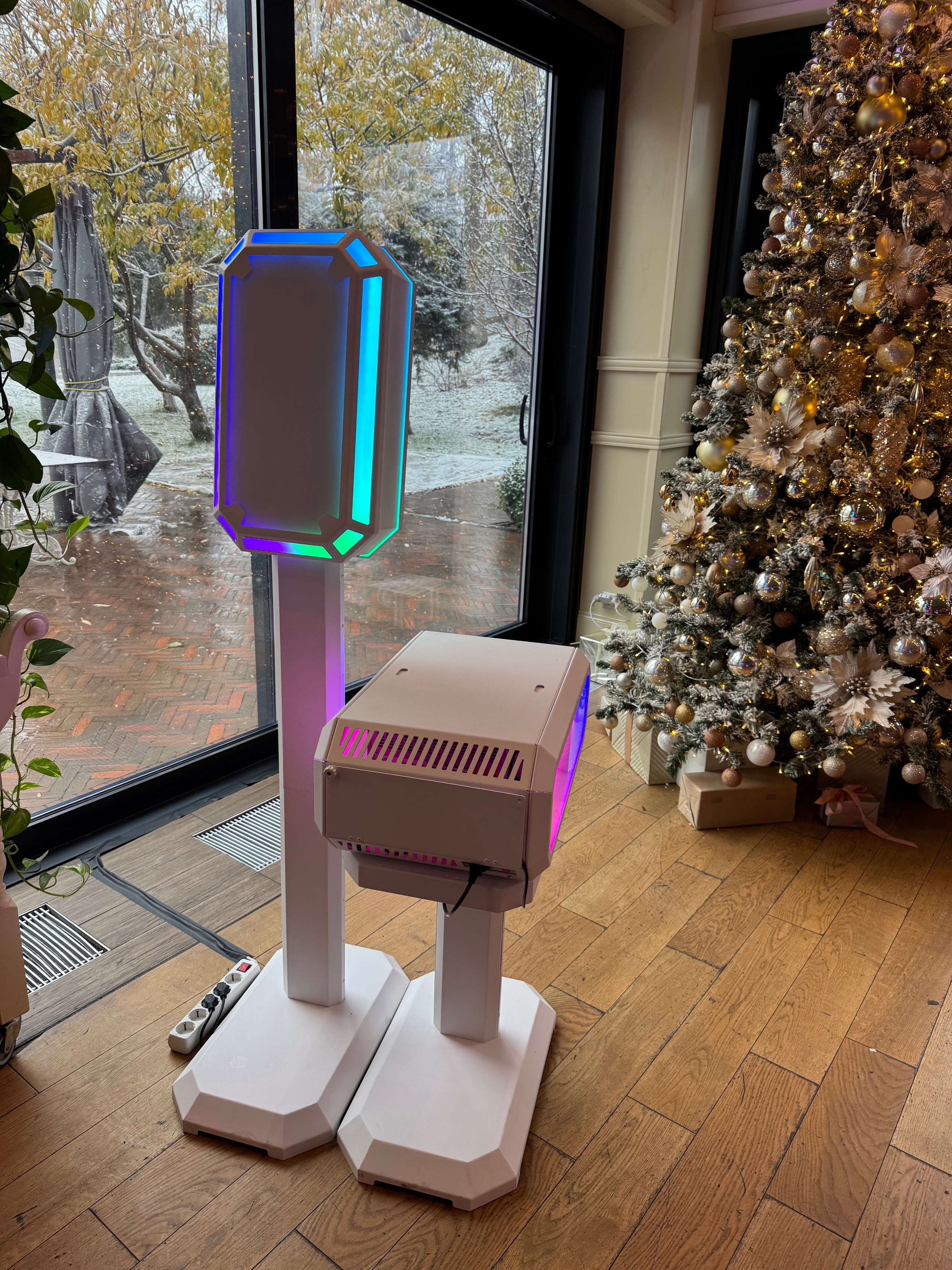 Фото-видео стойка Миксап (фотобудка нового поколения). Инсталаб Краснодар фото и видео интерактивы на ваше мероприятие