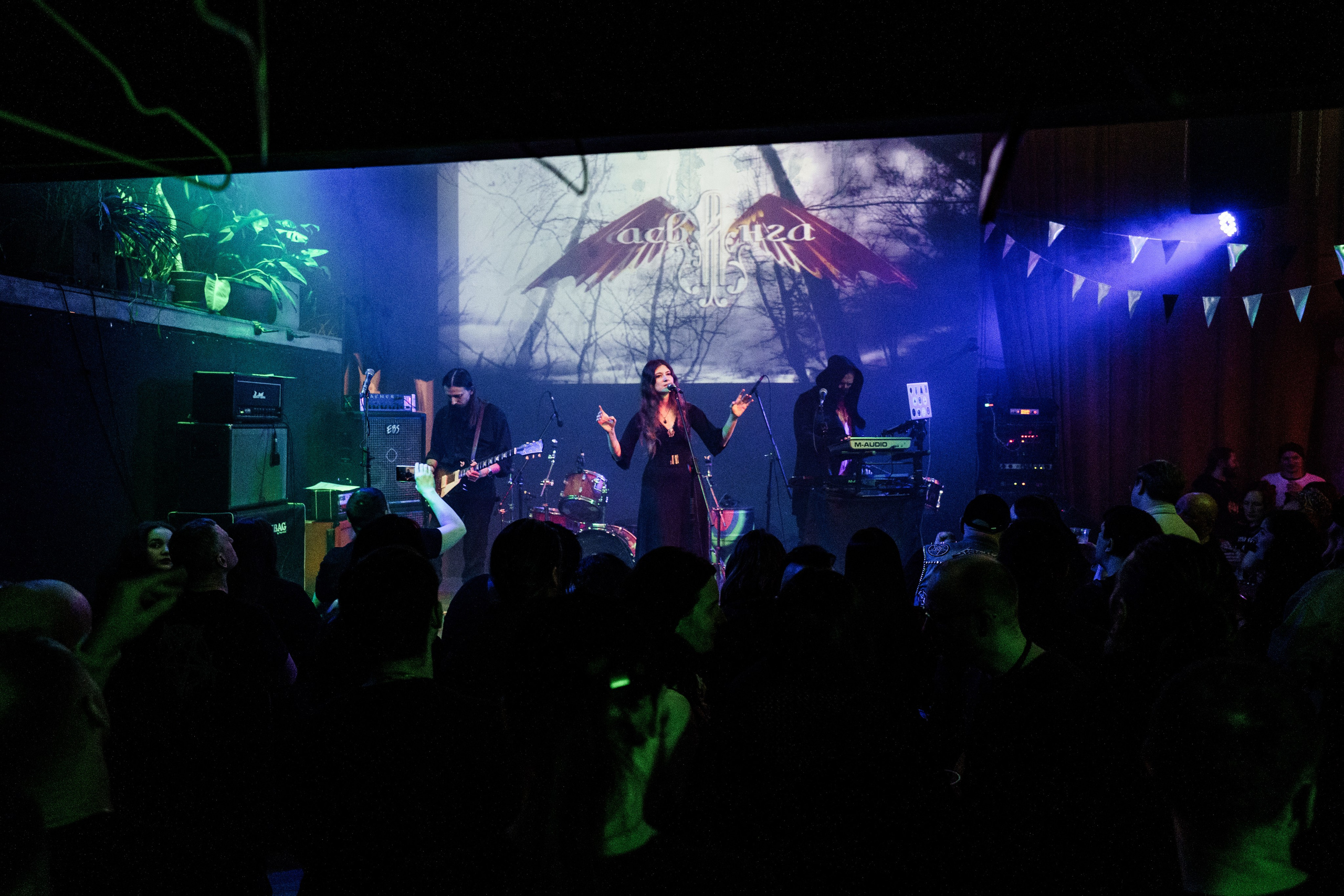 Inside the Rain|Ласточка. Концертный и репортажный фотограф в Санкт-Петербурге Слава Пахомов