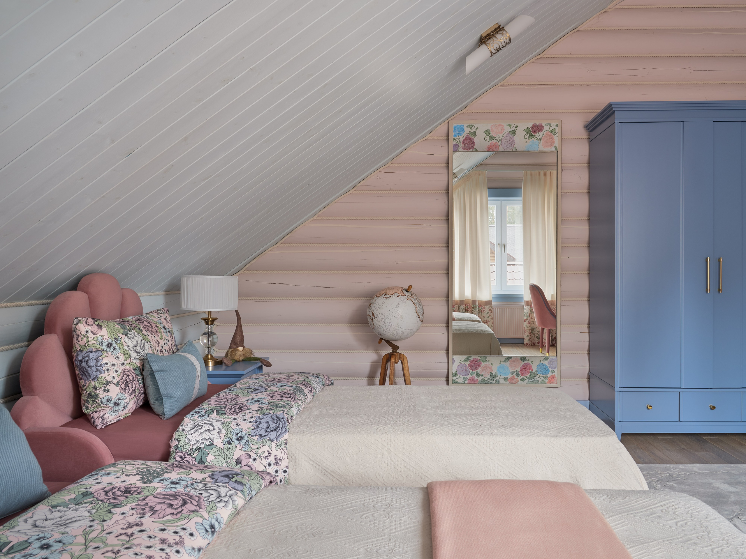 Бревенчатый светлый дом. Фотограф Наталья Вершинина