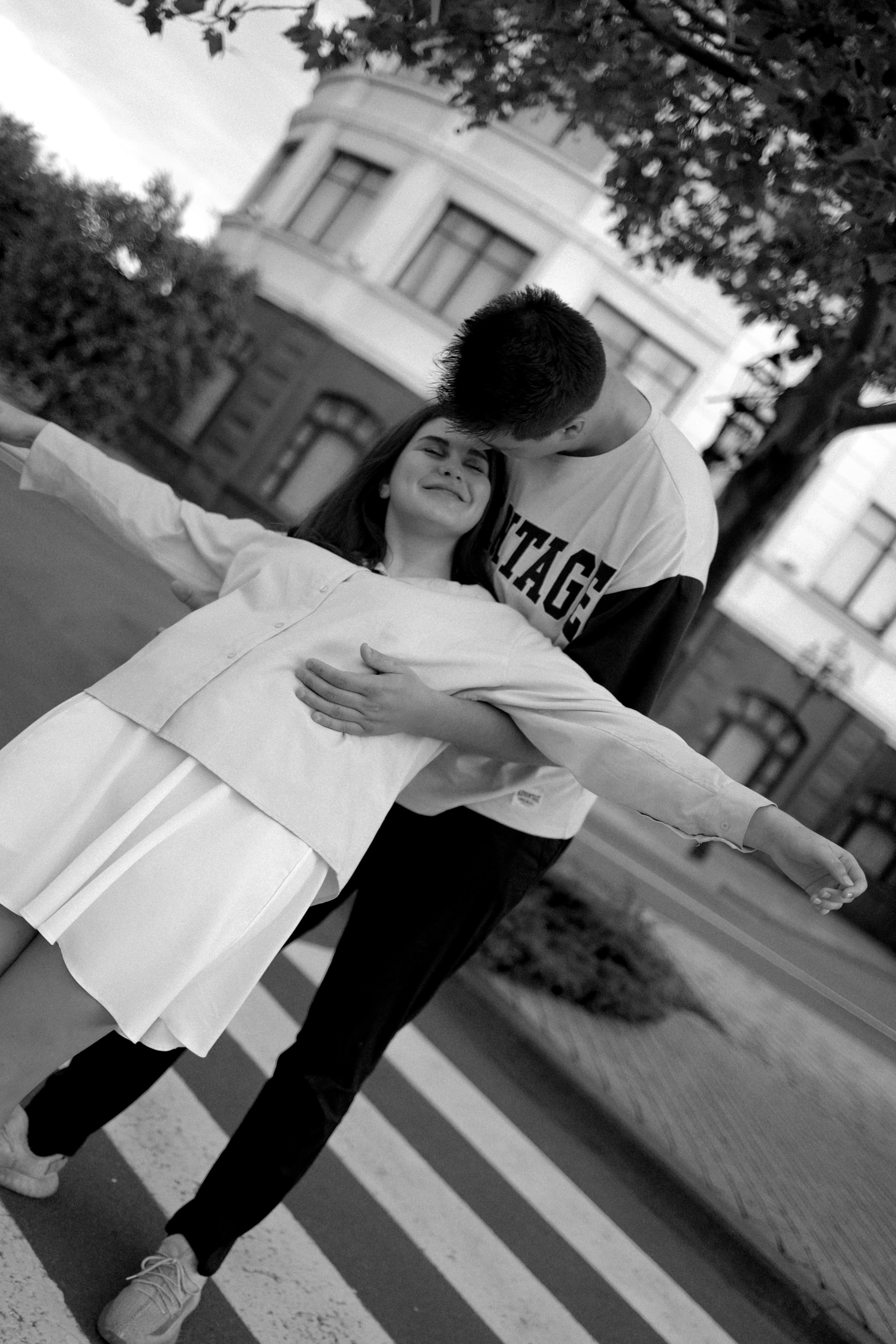 ЛЮБОВЬ НА УЛИЦАХ ДОНЕЦКА. Фотограф Донецк. Горловка. ДНР. Севастополь