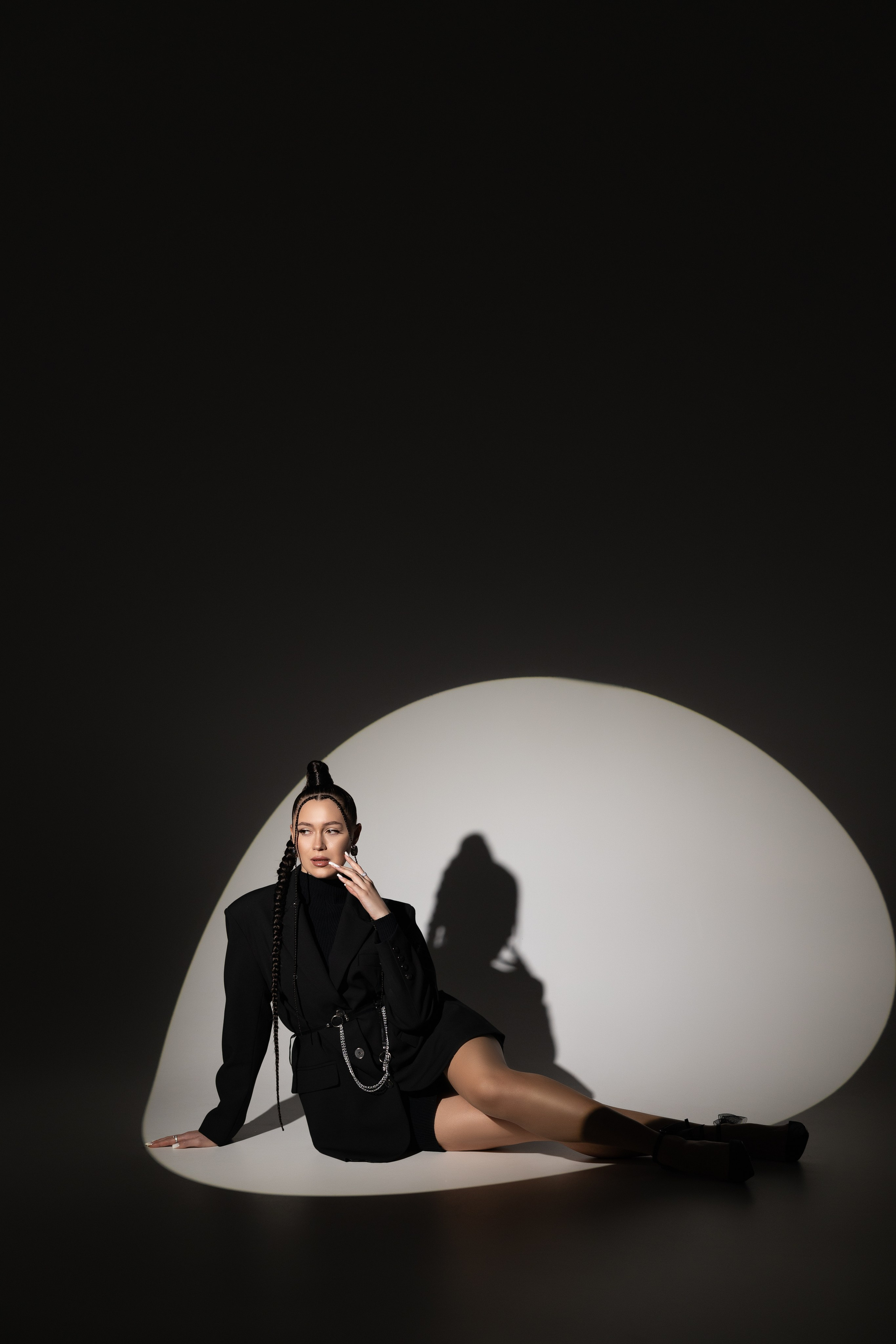 Цветной свет и фигуры. Фотограф Минск