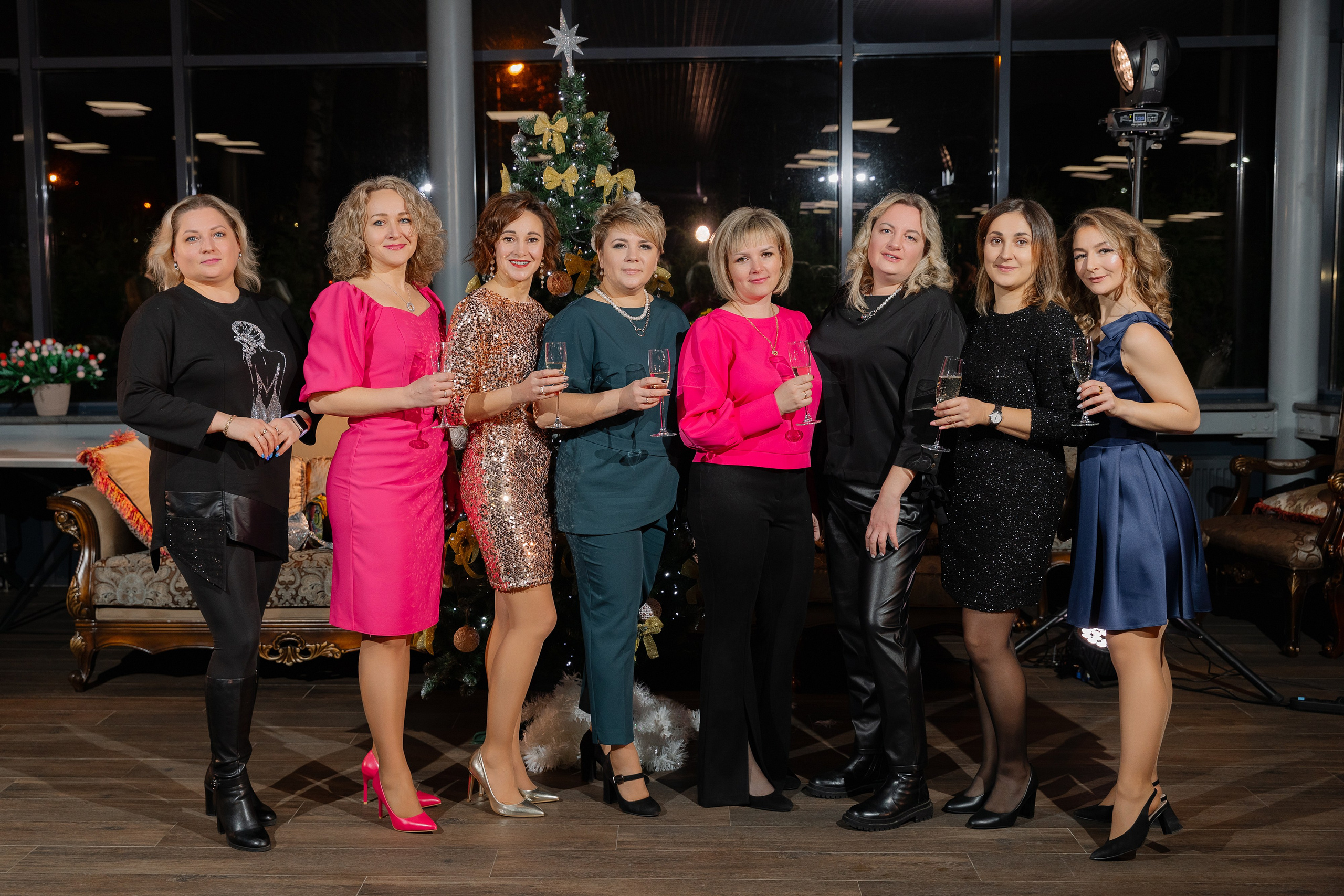 Корпоративная новогодняя фотосъемка для BELARUSBANK в Ресторане «Урарту». Свадебный фотограф в Минске/Беларуси Сергей Спиридонов