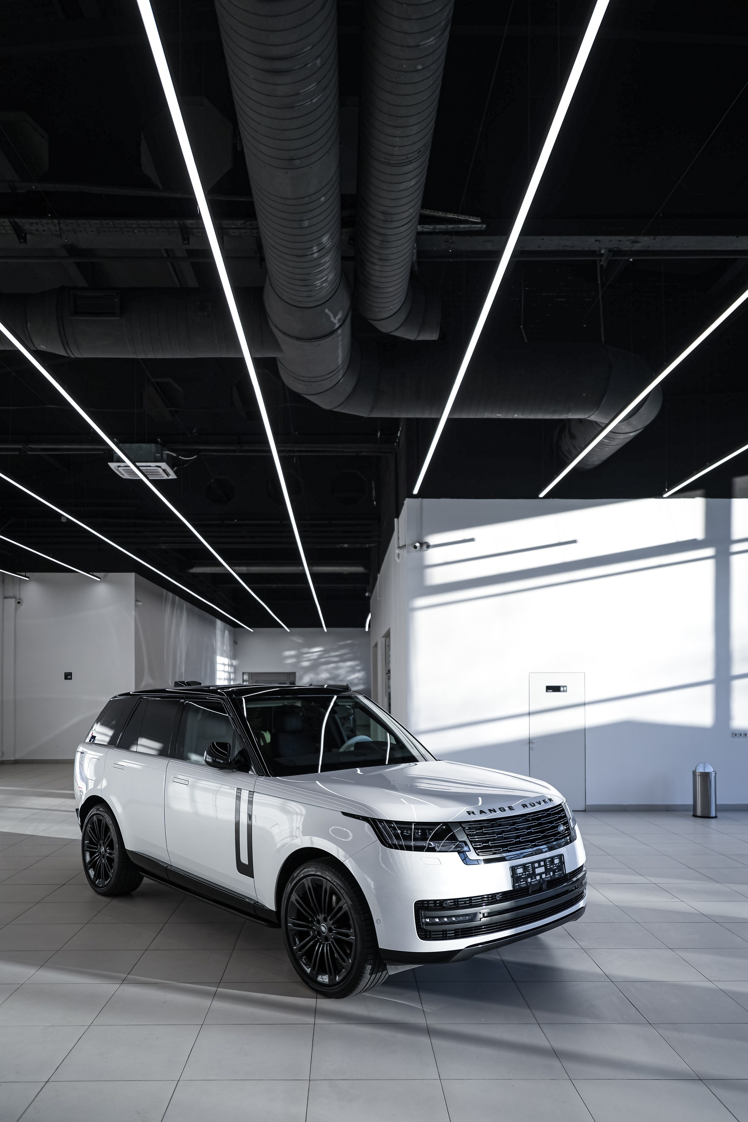 2024 Range Rover. Mixturecaptures