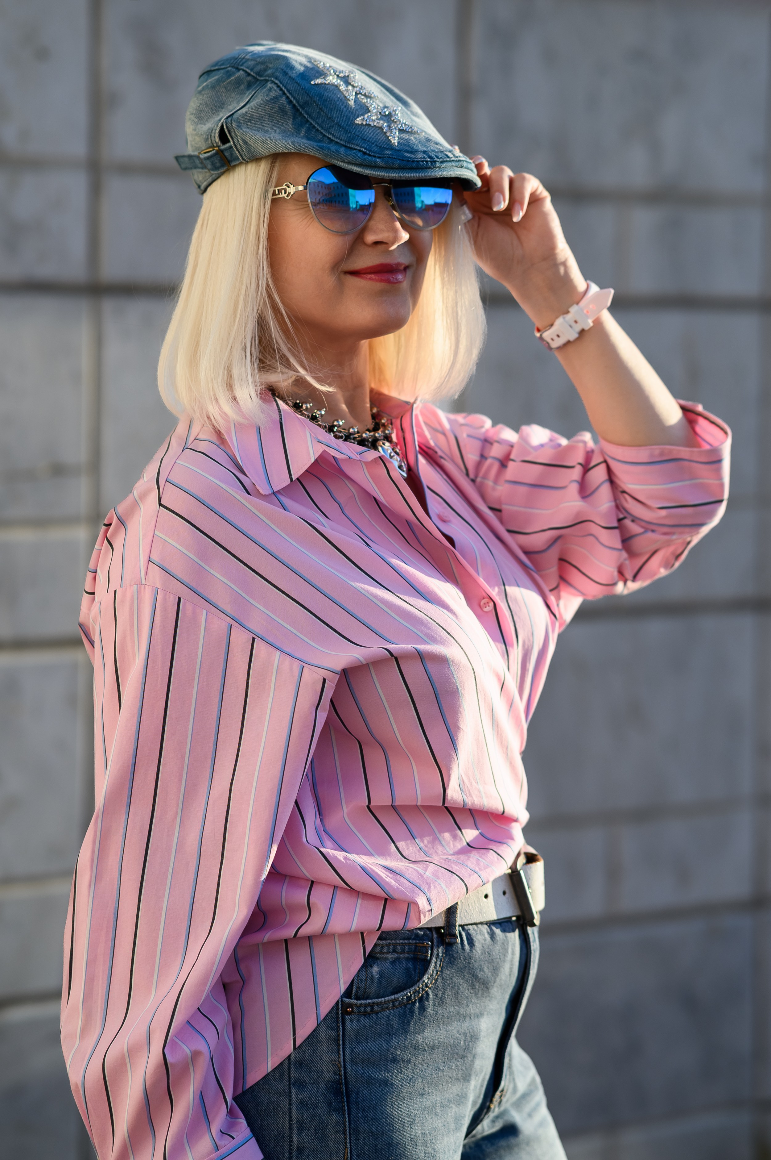 Туристическая прогулочная фотосессия сестер в Казанском кремле