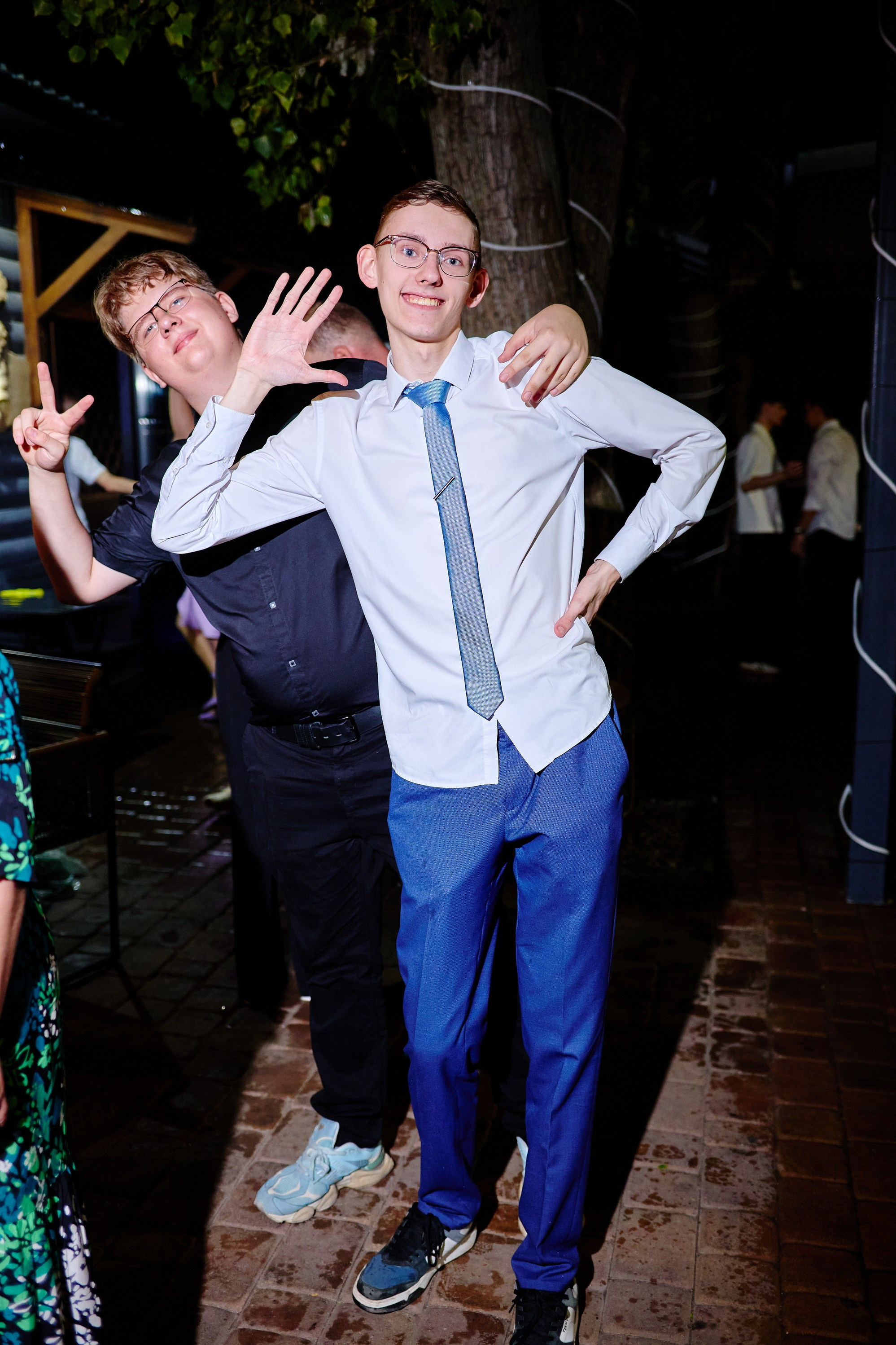 Выпускной 35 Сош. Фотограф Выпускные альбомы Таганрог Сергей Коробченко