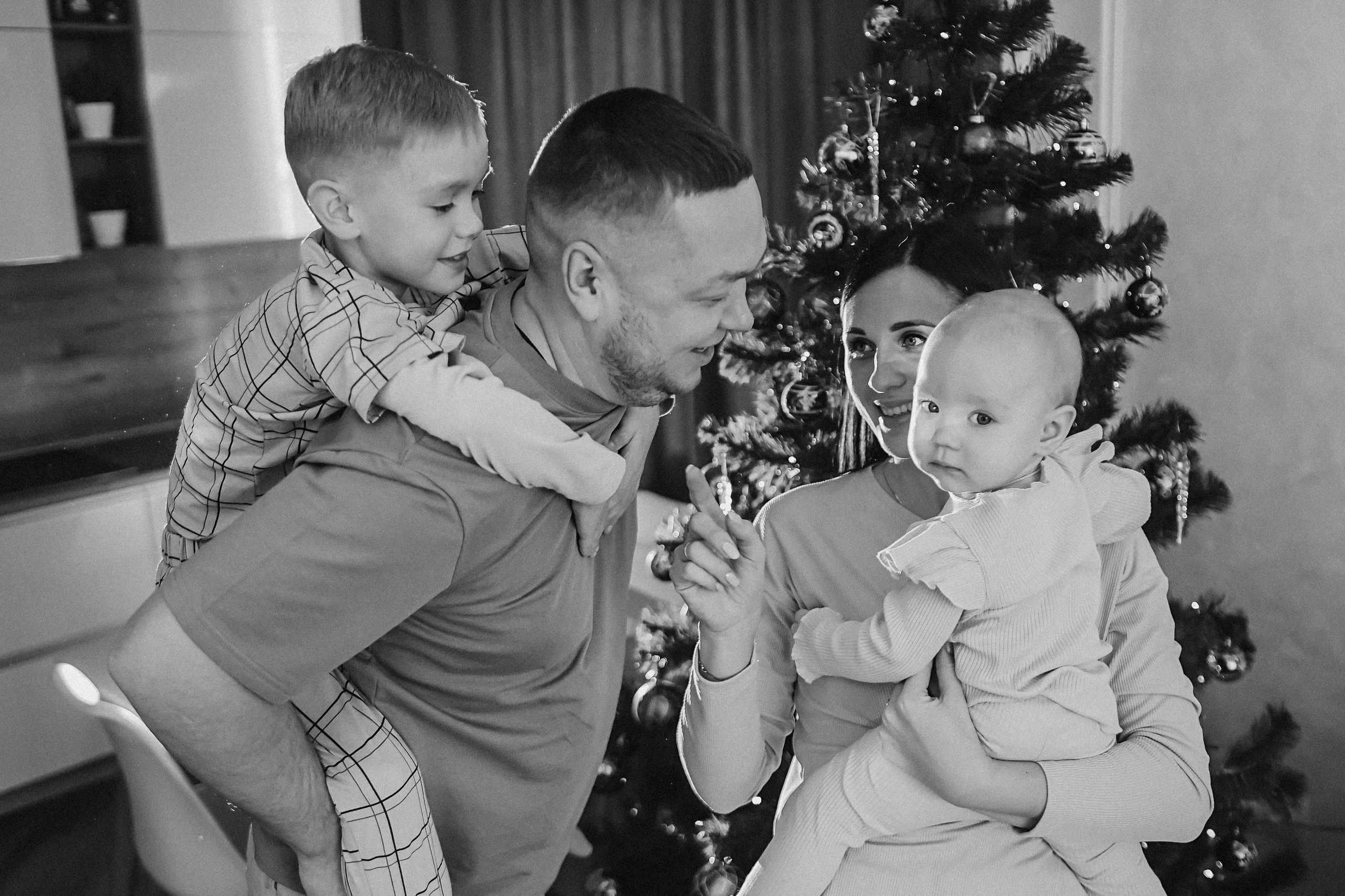 Дома. Семейный фотограф Тюмень, фотограф на роды Салмина Мария