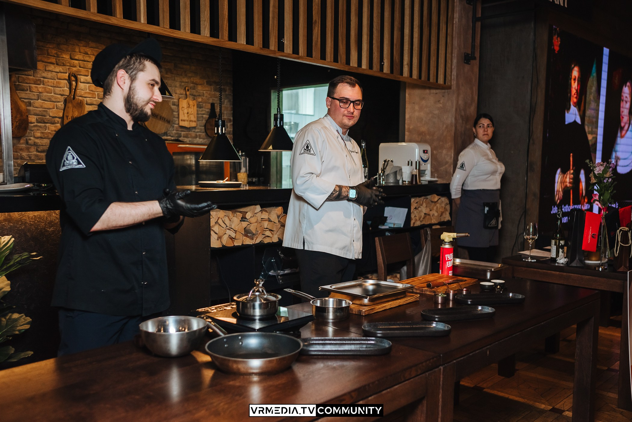 Модный вторник. Винный вечер «Жизнь замечательных людей»