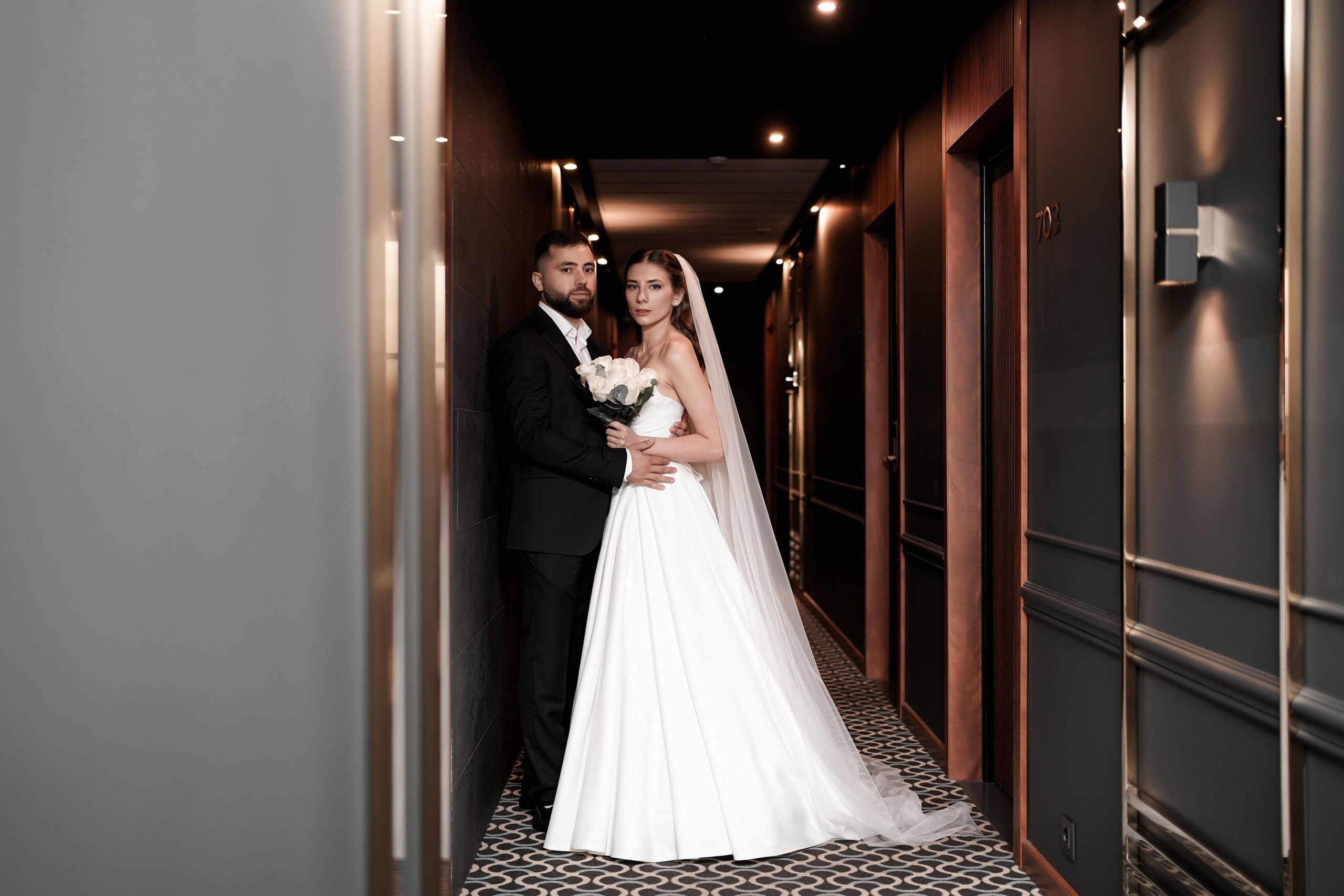 Свадебная фотосессия в Ростове-на-Дону. Фотосессия в отеле Арка, Хаятт, Рэдиссон, Бутик 39, Резиденция и другие. Фотограф Алёна Чёботова. Свадебный фотограф в Ростове-на-Дону. Таинство Крещения и Венчания, семейные фотосессии. Алёна Чёботова