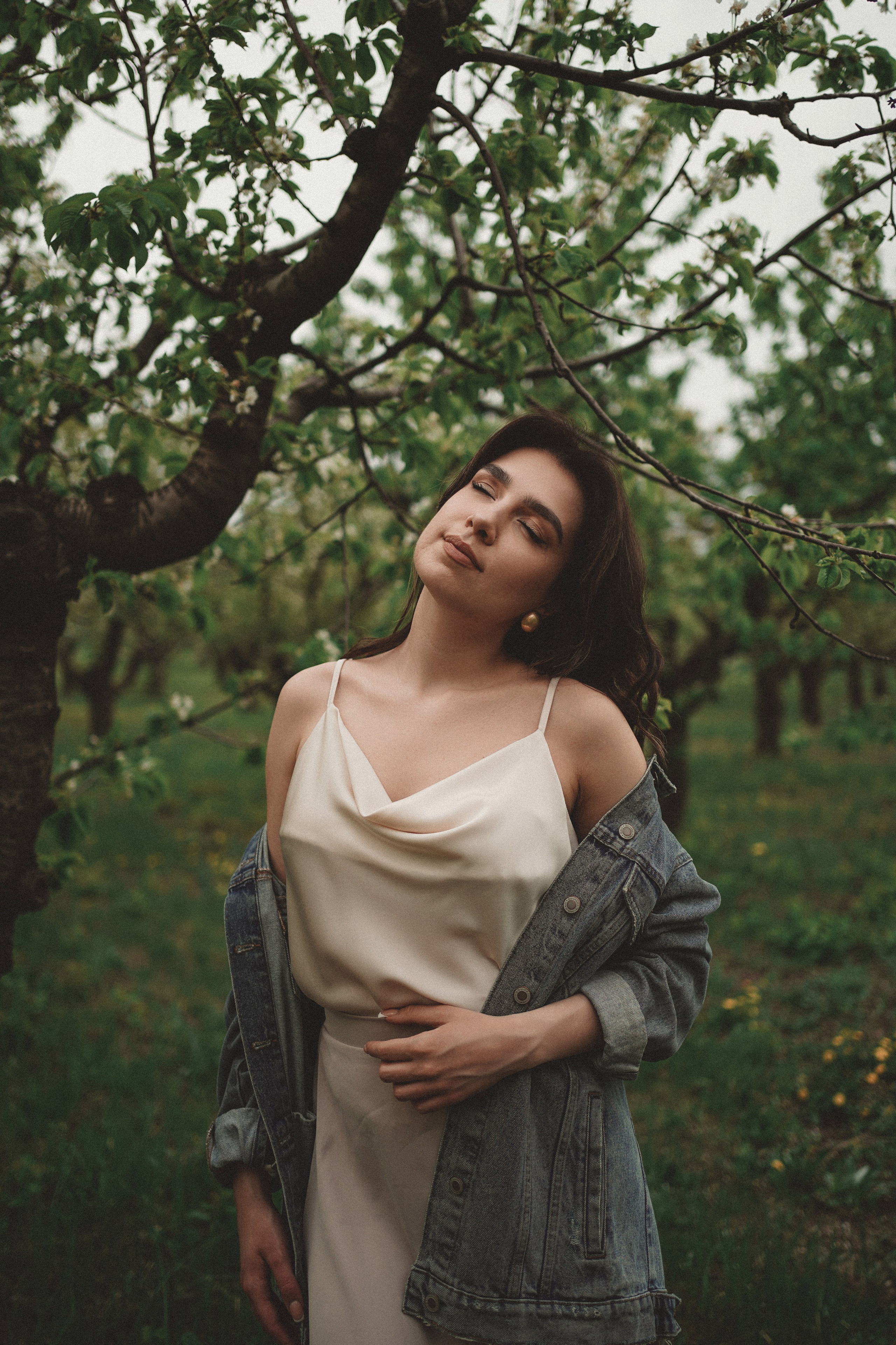 Фотосессия в цветущем саду в пос. Мускатный. Фотограф Ростов-на-Дону. Свадебный фотограф в Ростове-на-Дону. Таинство Крещения и Венчания, семейные фотосессии. Алёна Чёботова