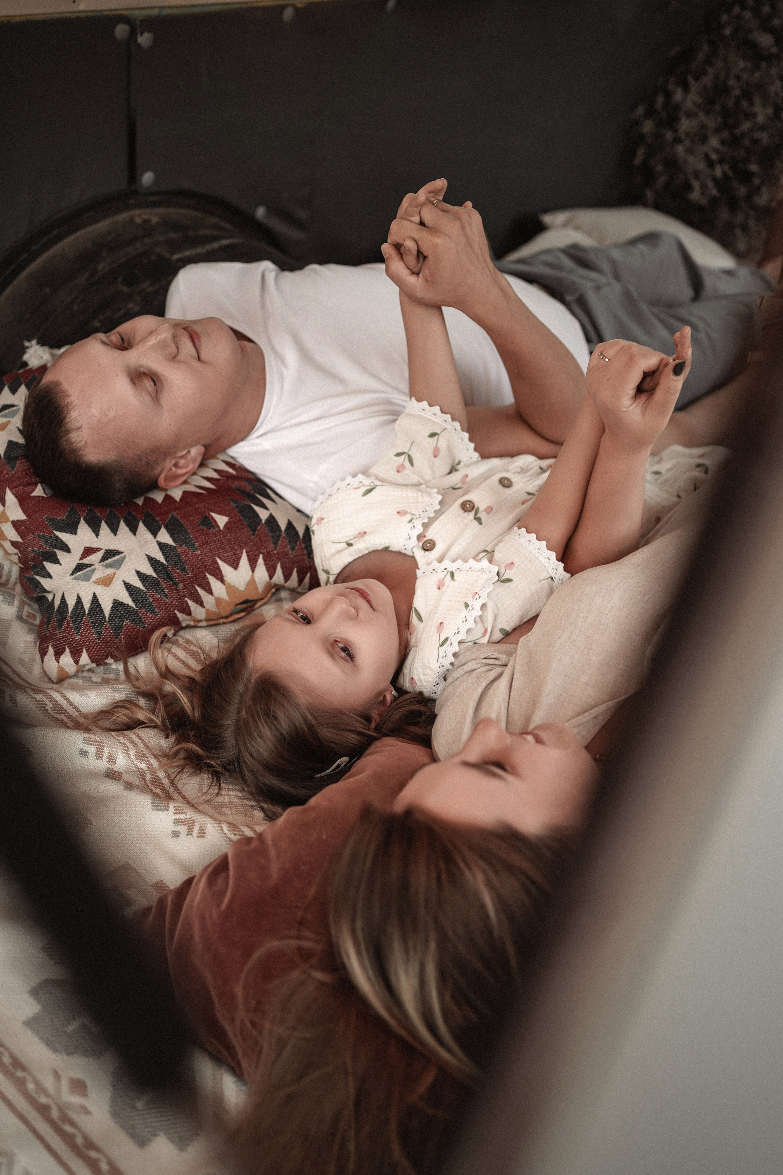 Семейный и свадебный фотограф в Ростове. Широкий спектр локаций. Свадебный фотограф в Ростове-на-Дону. Таинство Крещения и Венчания, семейные фотосессии. Алёна Чёботова