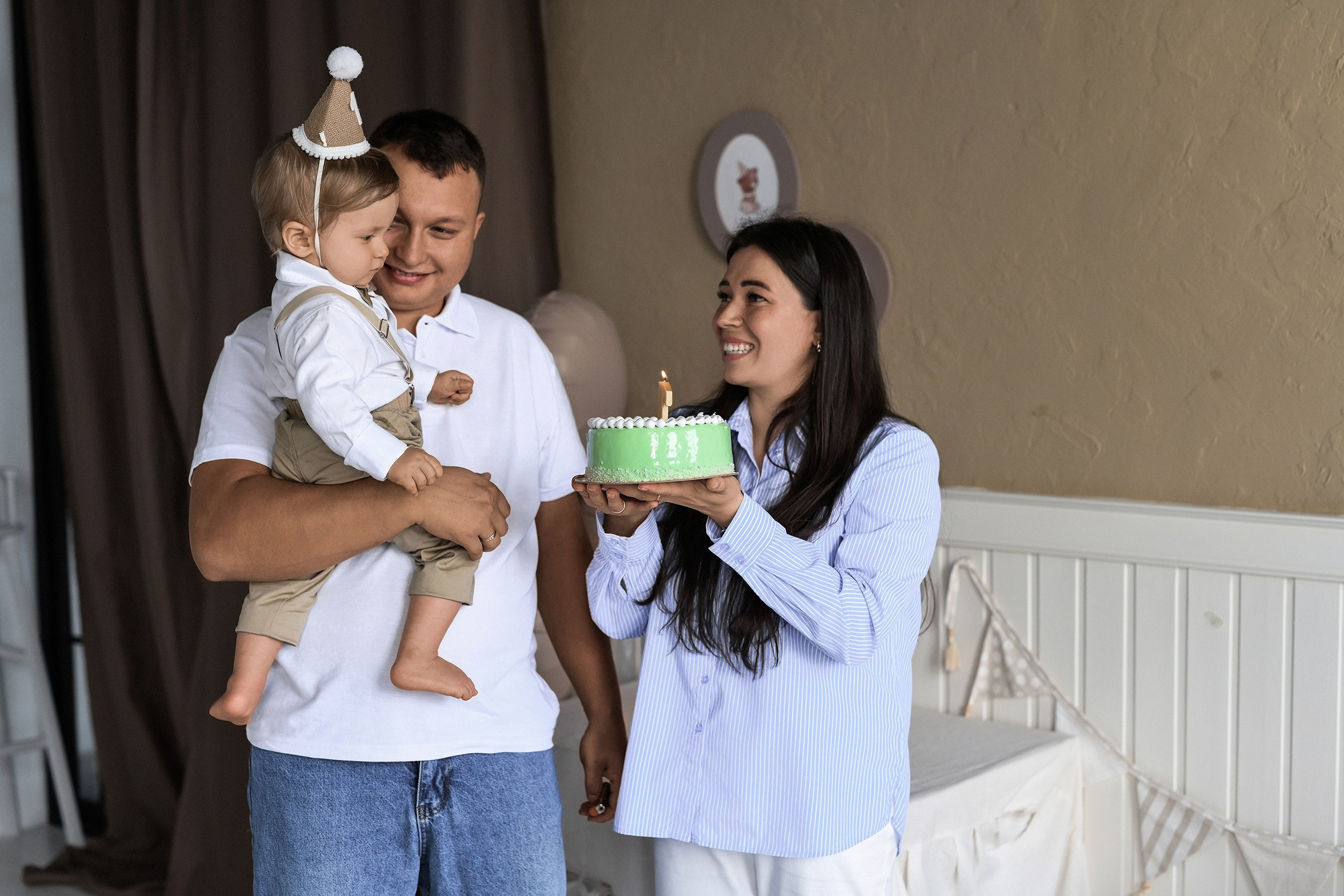Семейная фотосессия на первый день рождения в Красноярске. 📸 Свадебный и семейный фотограф в Красноярске Тихомиров Евгений | 17 лет опыта | 800+ свадеб