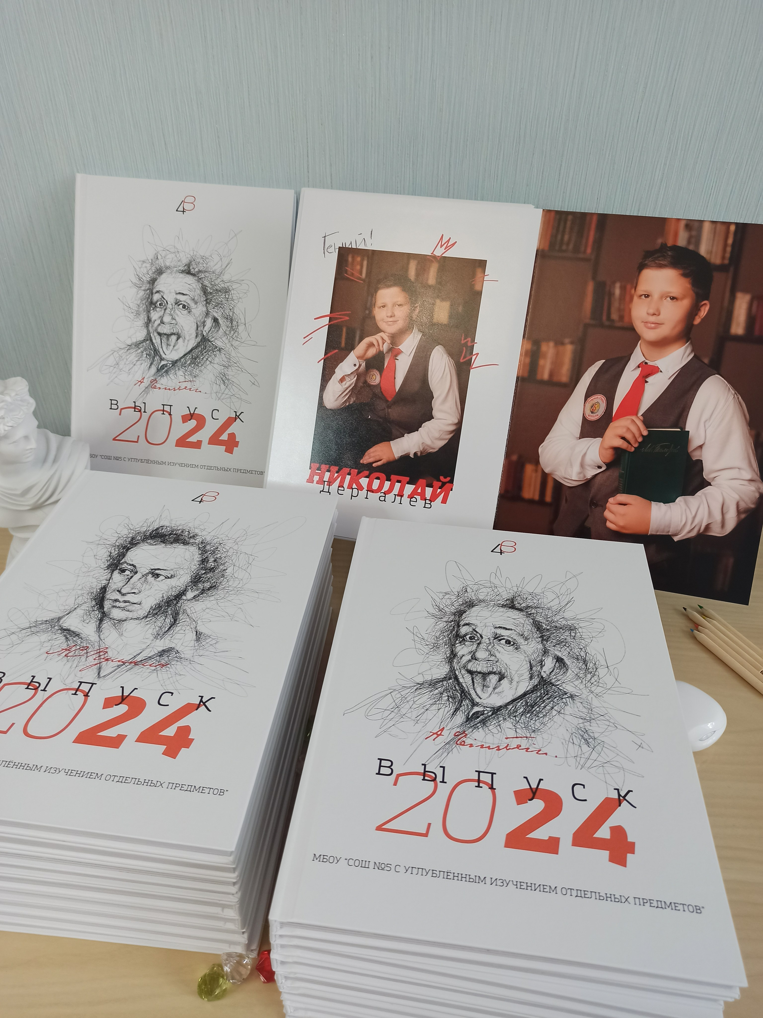 Выпускные альбомы Старый Оскол 4 класс. Стильные выпускные альбомы в Старом Осколе. Свадебные фотокниги