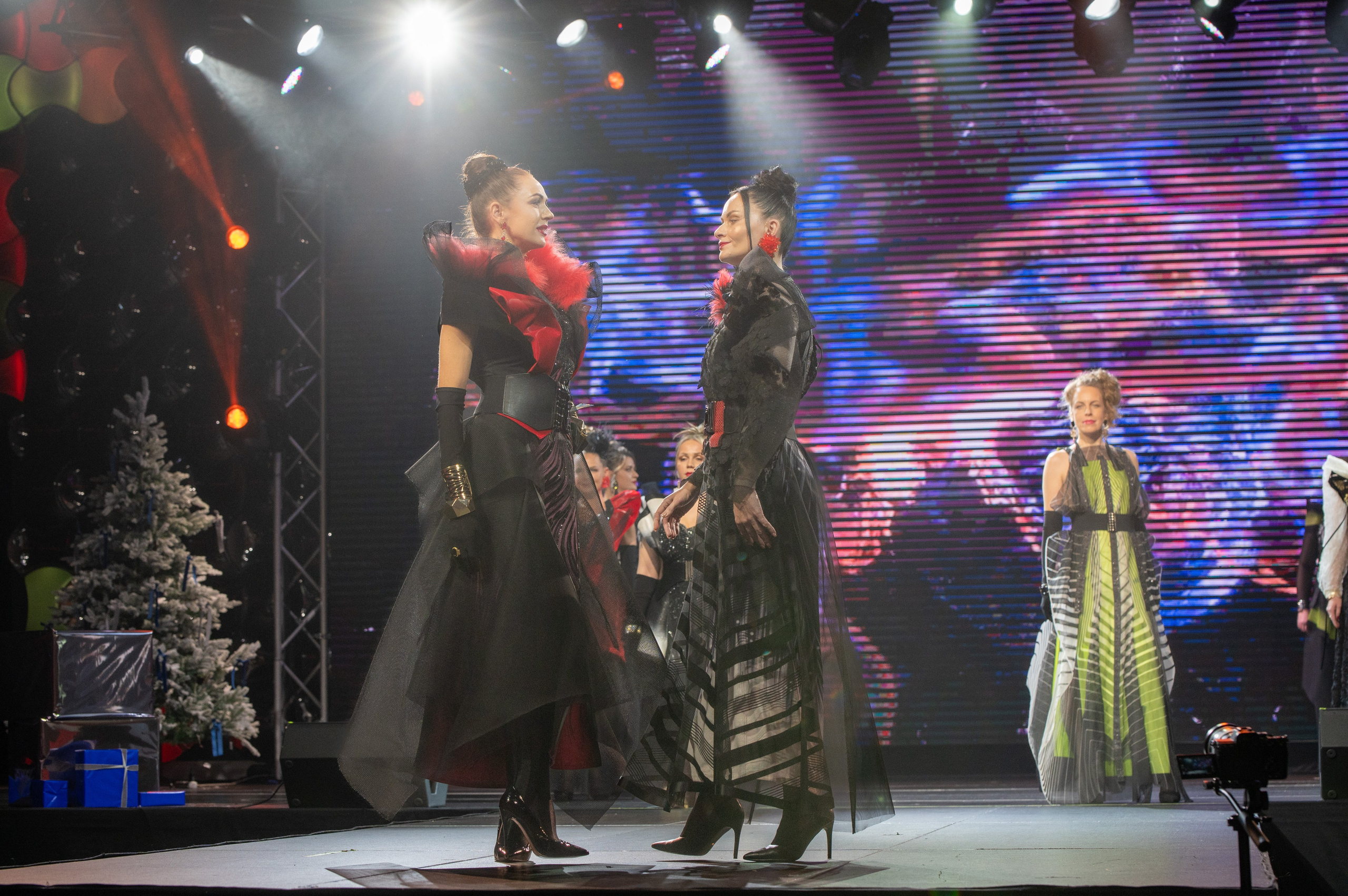 Большая новогодняя тусовка. Фотоуслуги, услуги фотографа, фотографирование важных событий