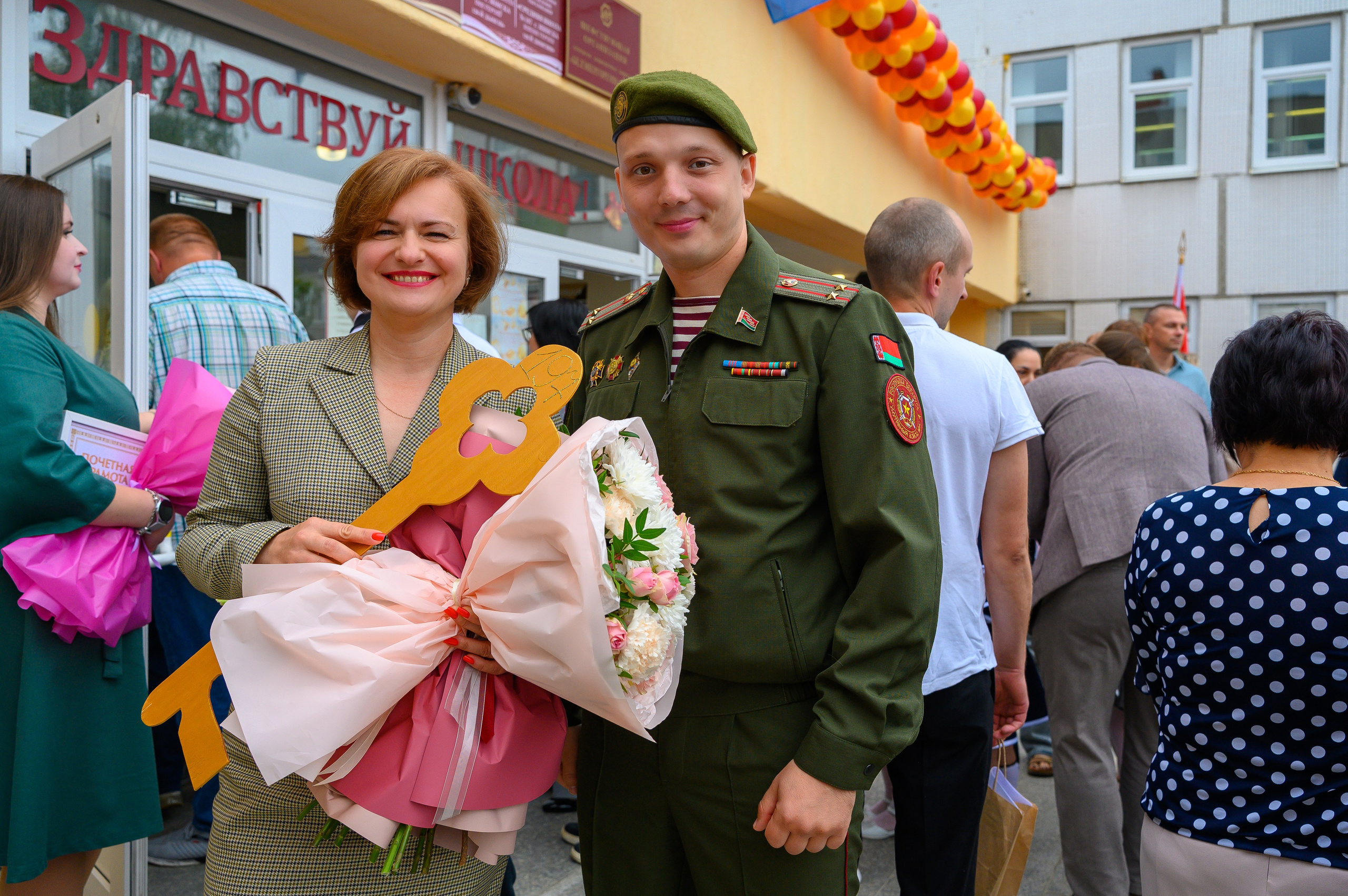 Вот звучит первый звонок, перед этим долгое приготовление к новому этапу в жизни, Яромир идет в школу. Фотоуслуги, услуги фотографа, фотографирование важных событий