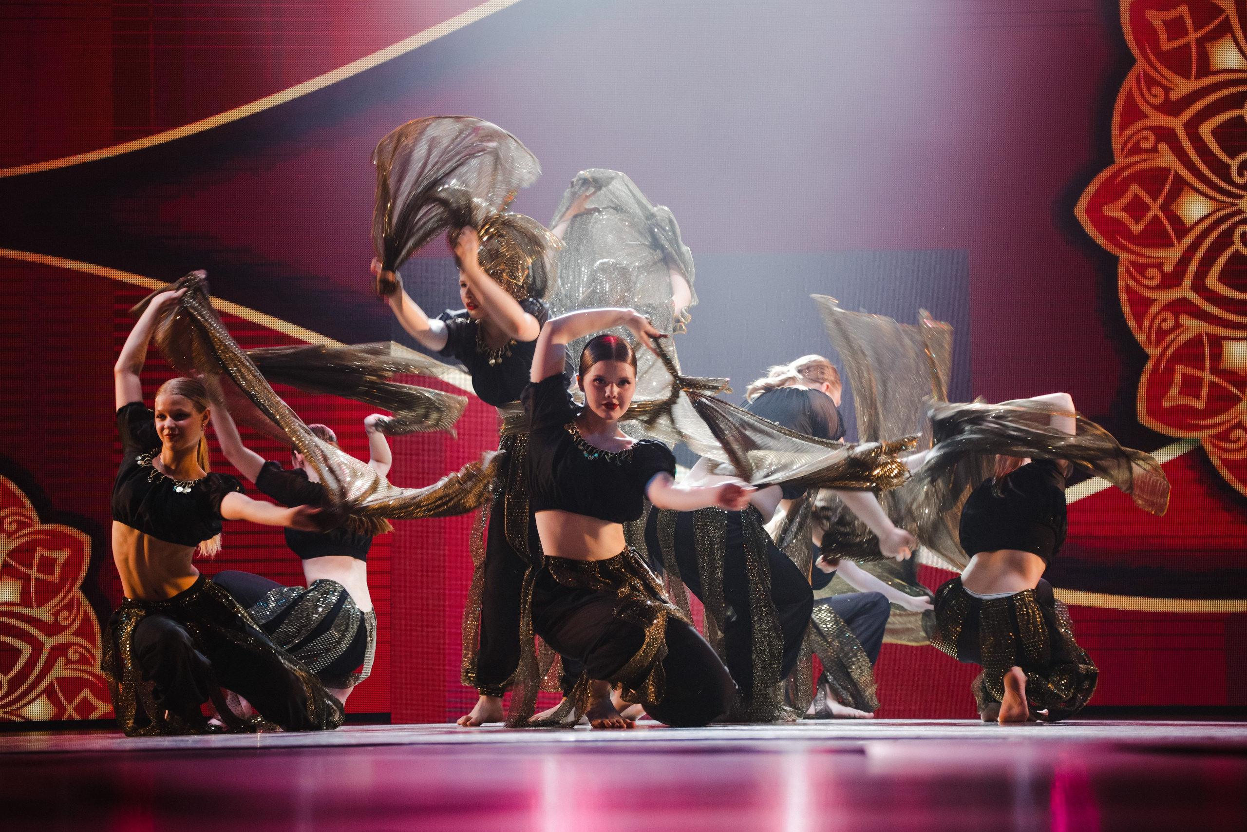 Отчетный концерт Dazz Crew & Искорки 2024. Роман Урумбаев фотограф Нижневартовск