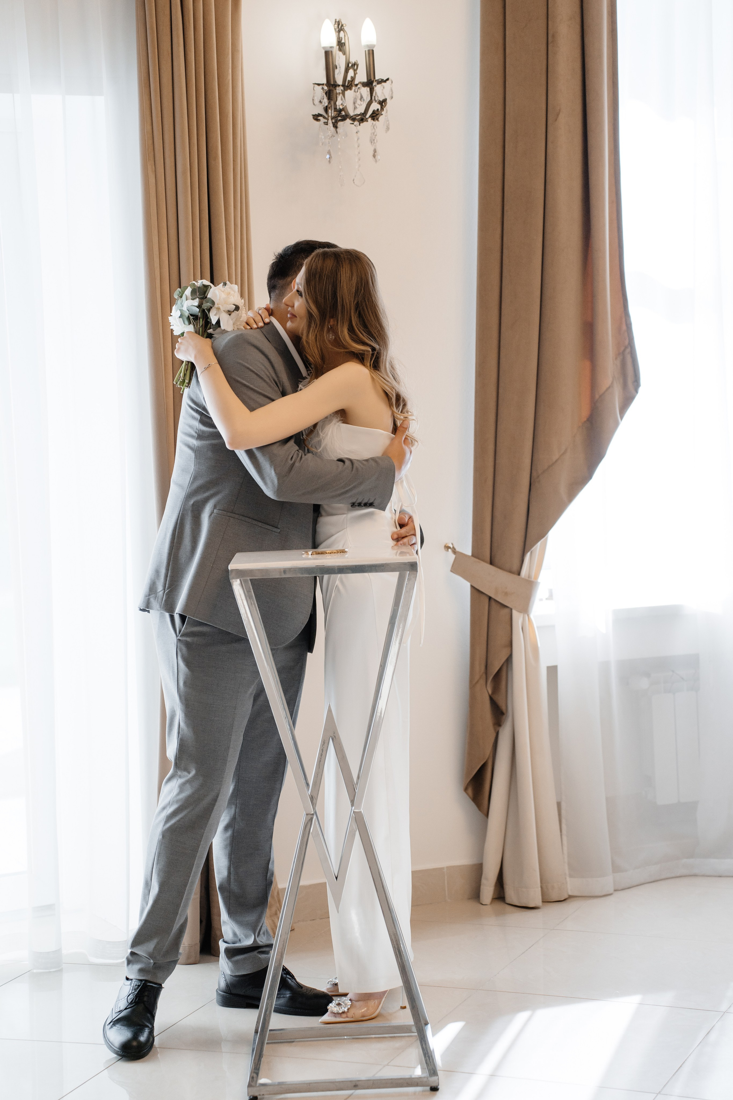 Свадебная фотосессия в отеле Soluxe. Свадебный и семейный фотограф в Москве Светлана Зоткина