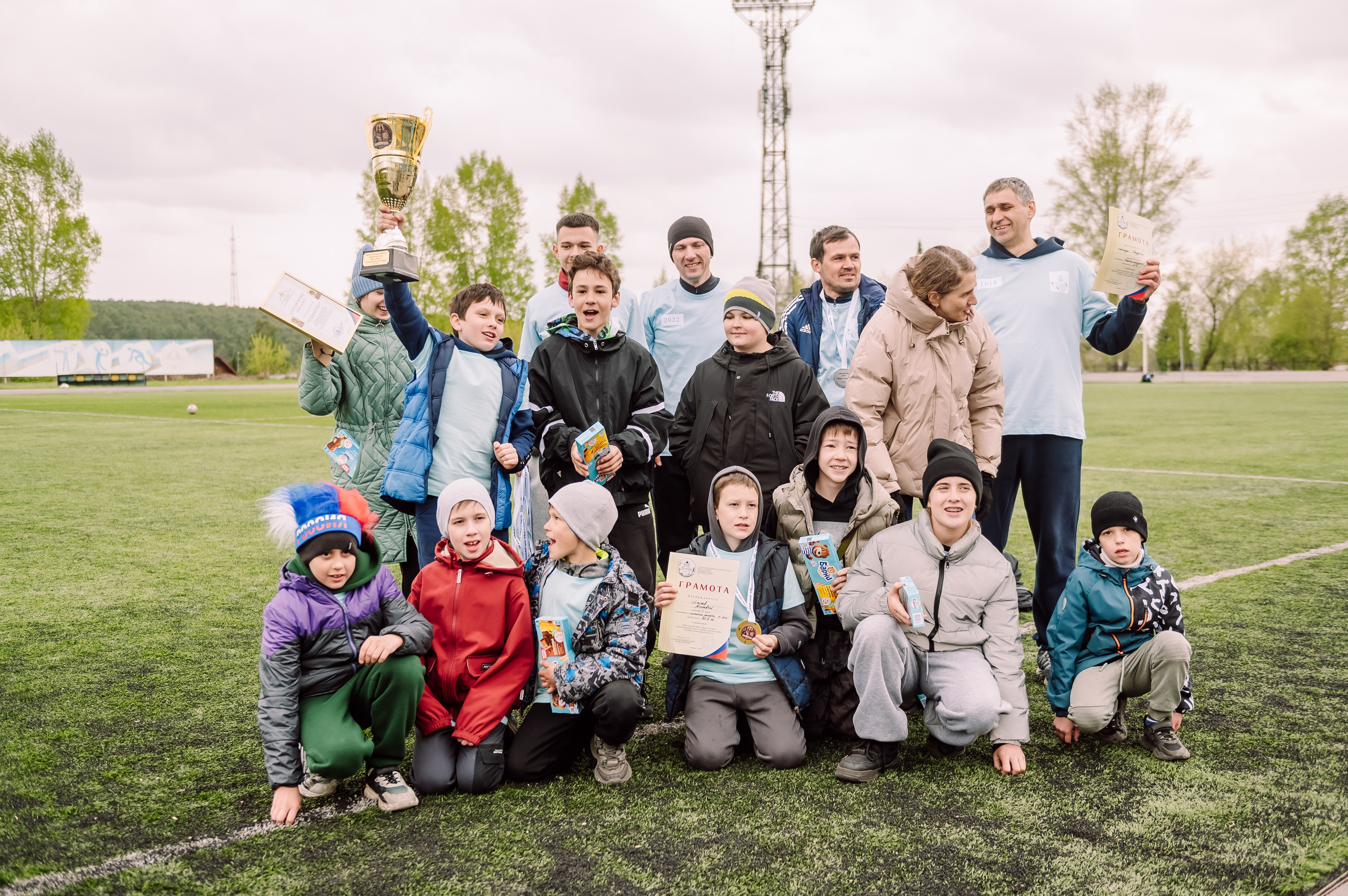 Пасхальный забег «Вера и Спорт» на стадионе Шахтёр. Детский фотограф, семейный фотограф и репортажи в Кемерово