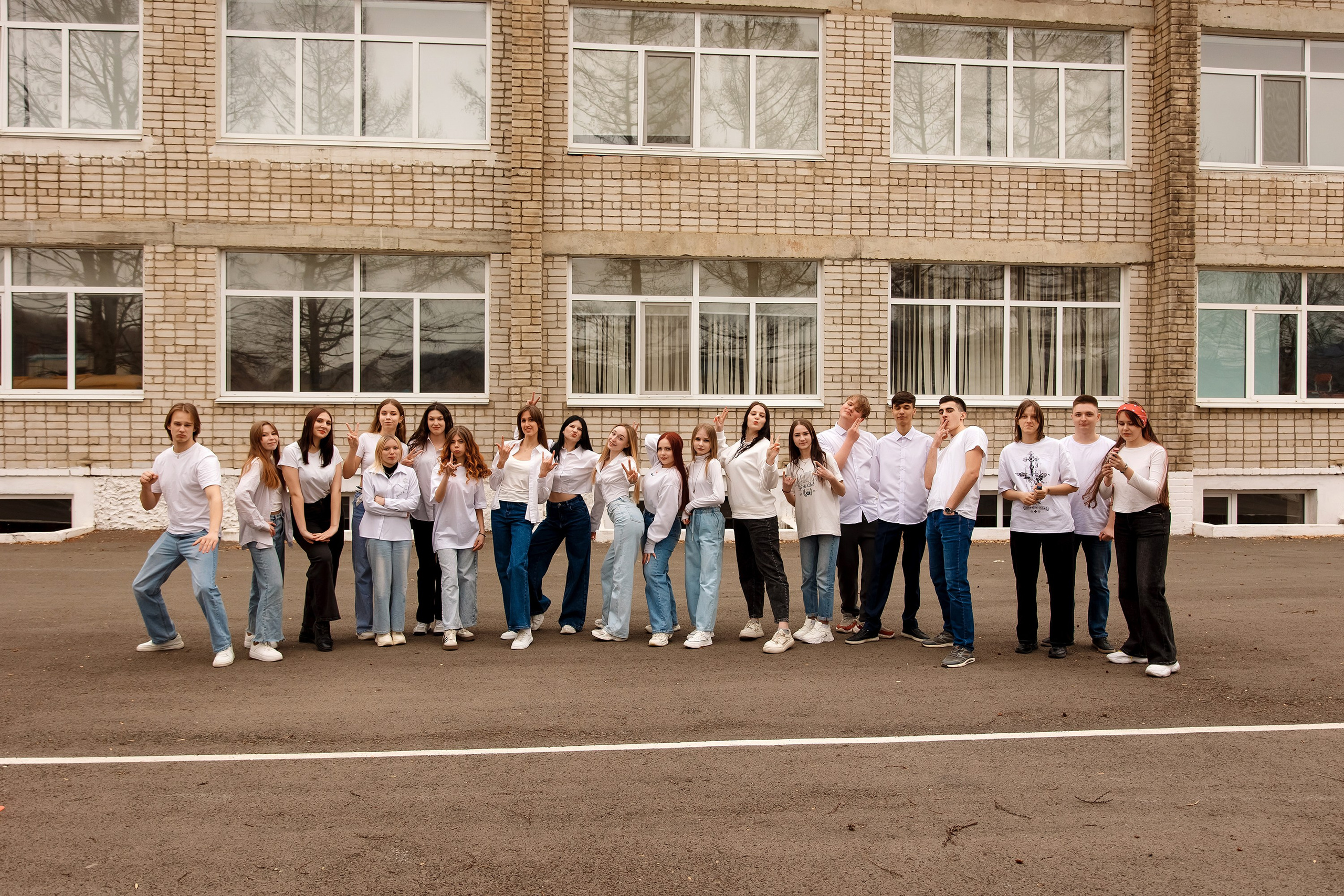 11 класс с. Барабаш. Фотограф Любовь Корниенко, Примоский край